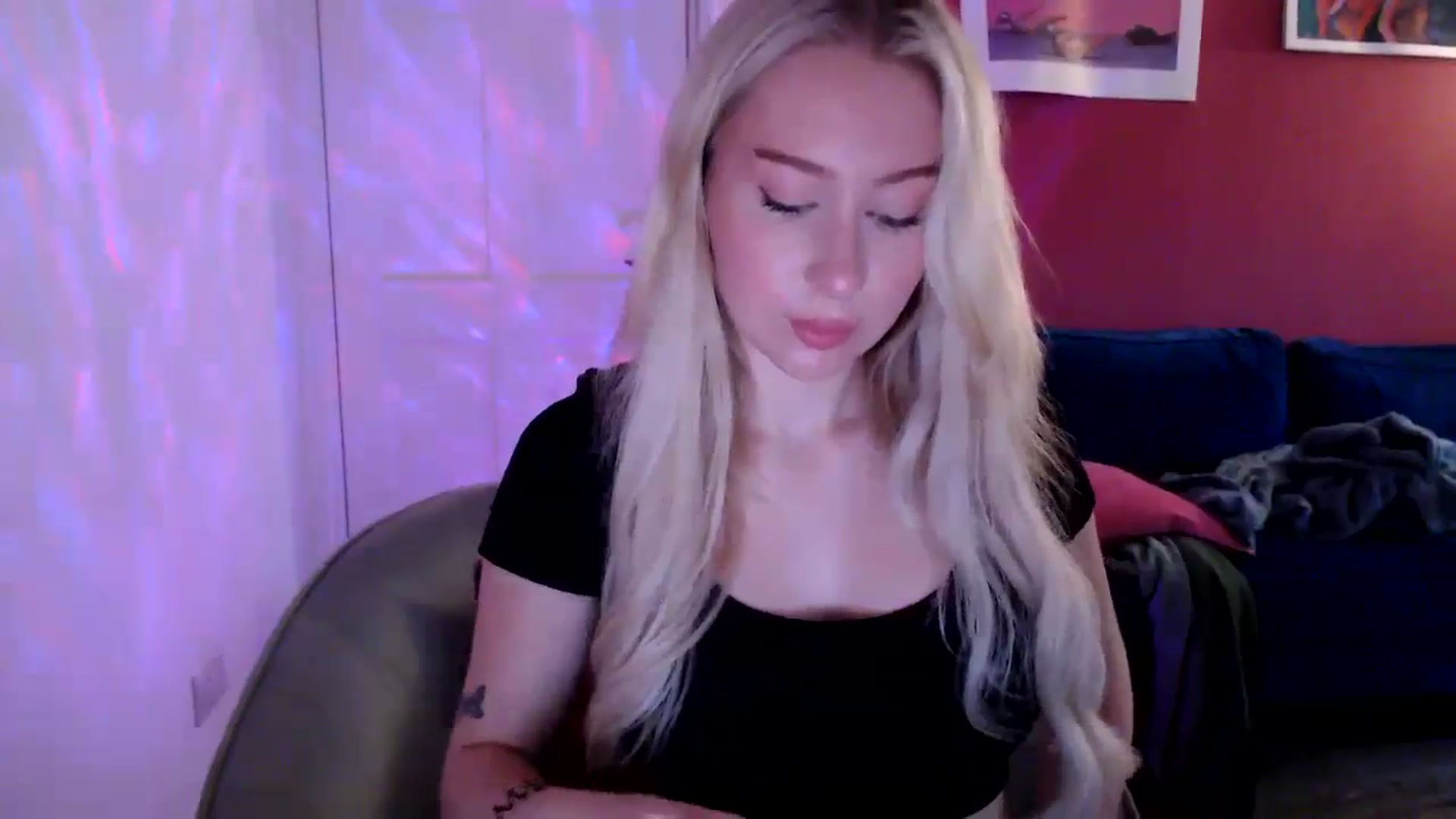 Gallery image thumbnail from PetiteAvax's myfreecams stream on, 09/07/2024, 19:10 image 2 of 20