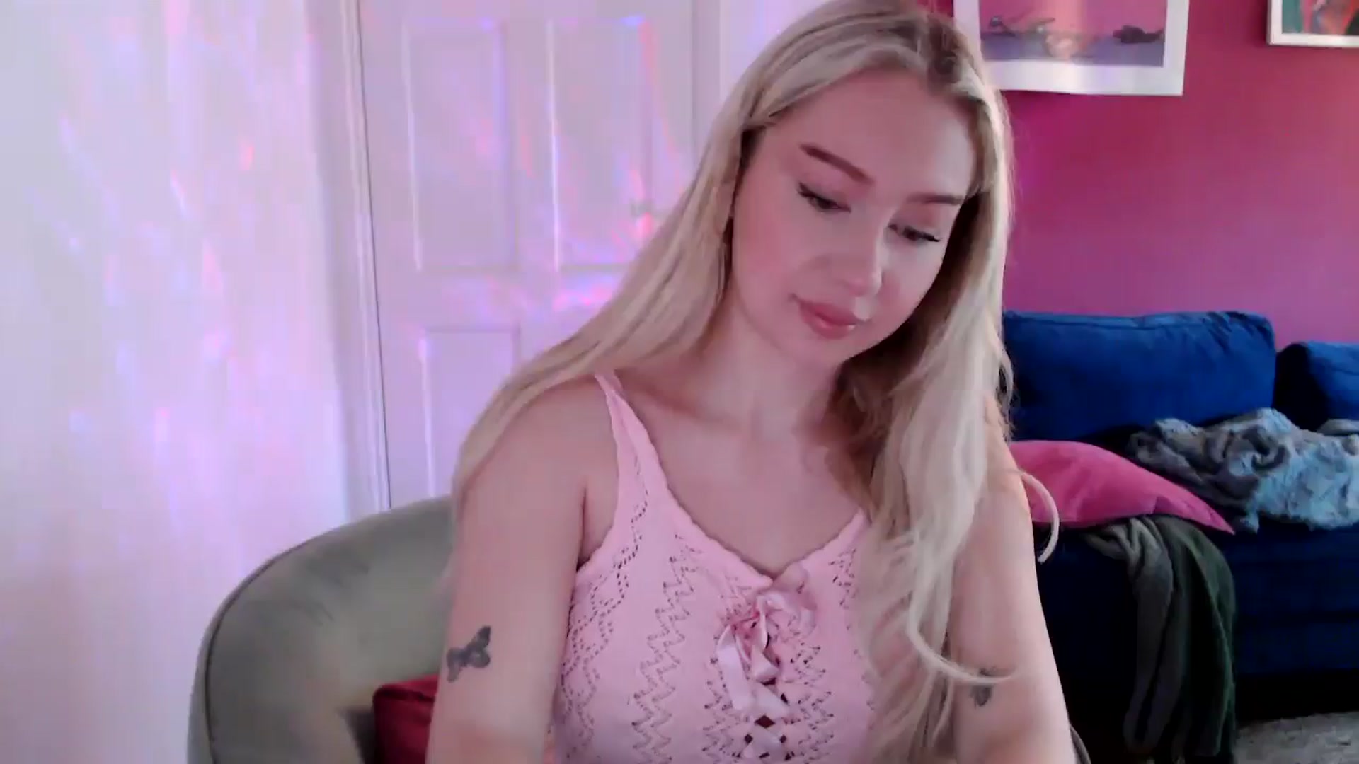Gallery image thumbnail from PetiteAvax's myfreecams stream on, 09/08/2024, 08:54 image 1 of 20