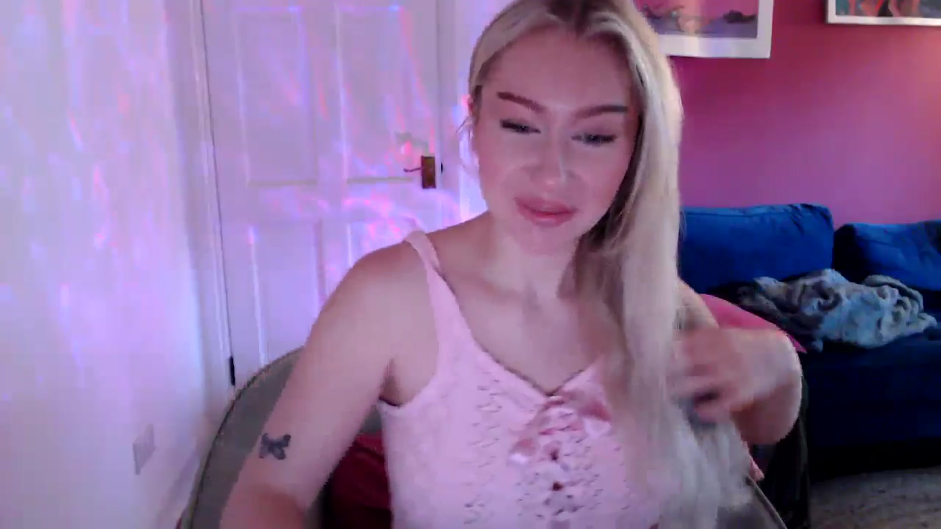 Gallery image thumbnail from PetiteAvax's myfreecams stream on, 09/08/2024, 08:54 image 18 of 20