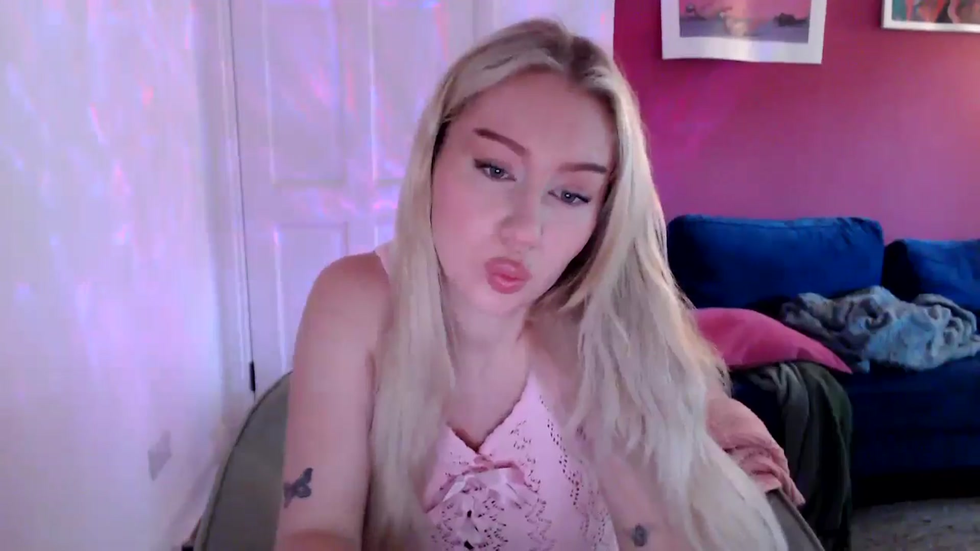 Gallery image thumbnail from PetiteAvax's myfreecams stream on, 09/08/2024, 08:54 image 17 of 20