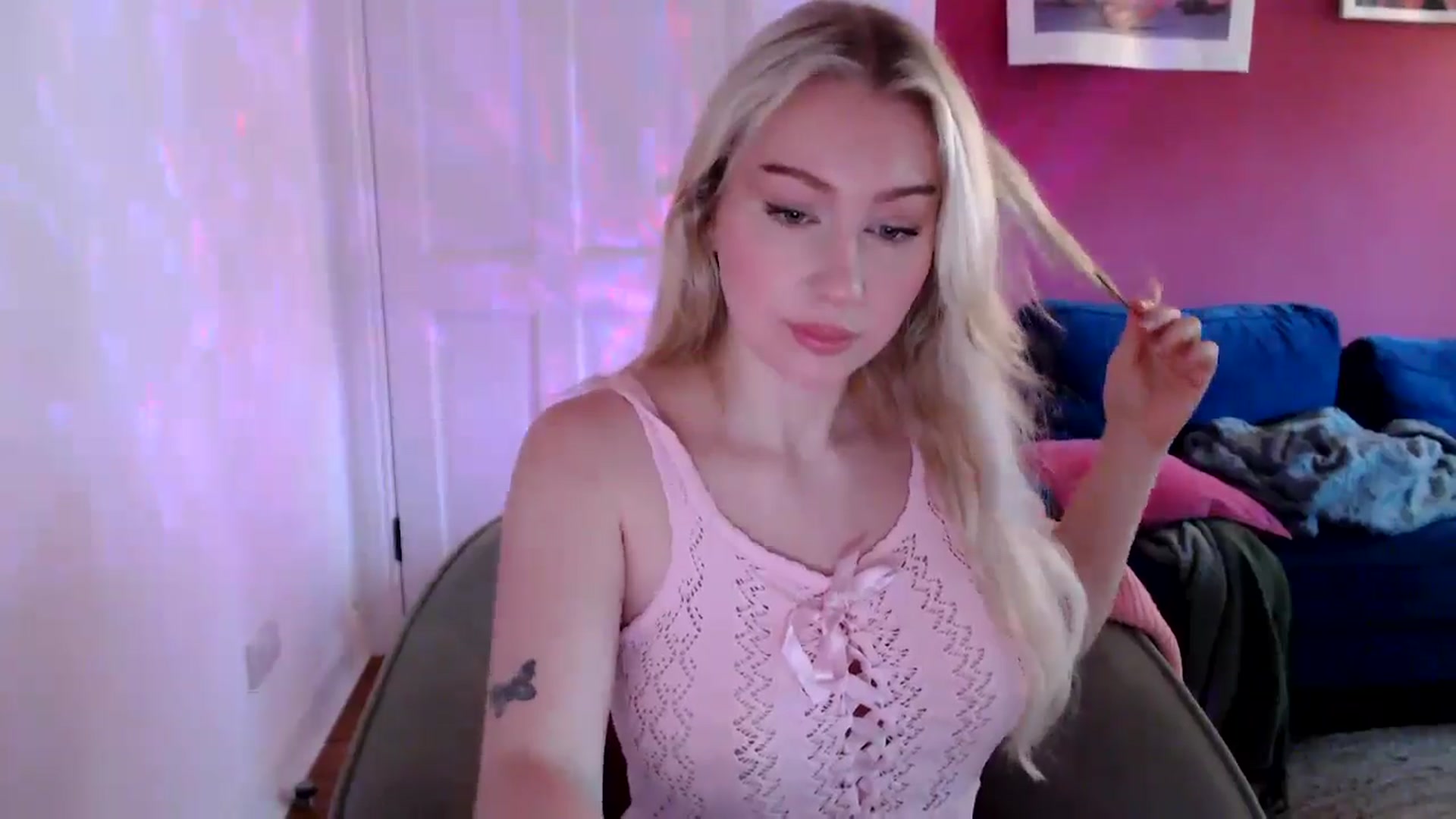 Gallery image thumbnail from PetiteAvax's myfreecams stream on, 09/08/2024, 09:33 image 6 of 20