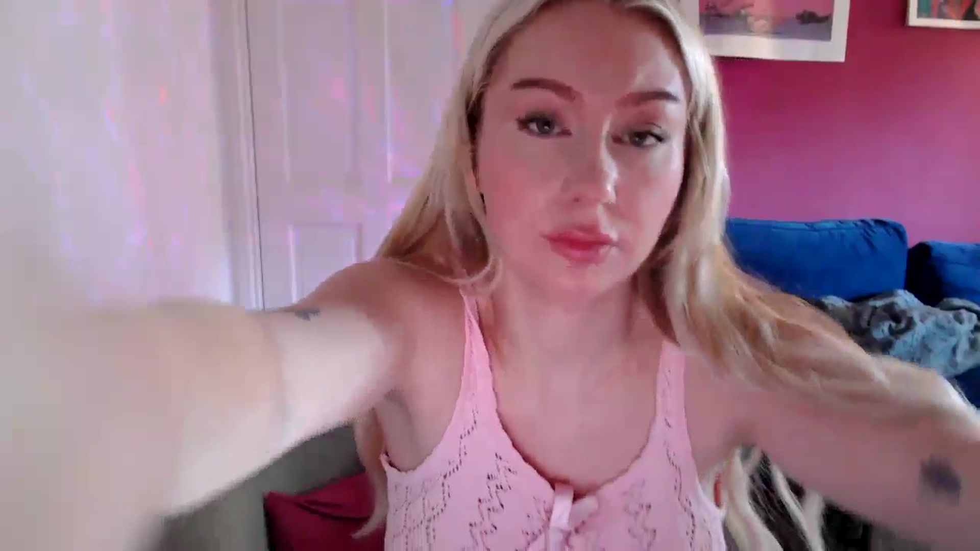 Gallery image thumbnail from PetiteAvax's myfreecams stream on, 09/08/2024, 09:52 image 3 of 20