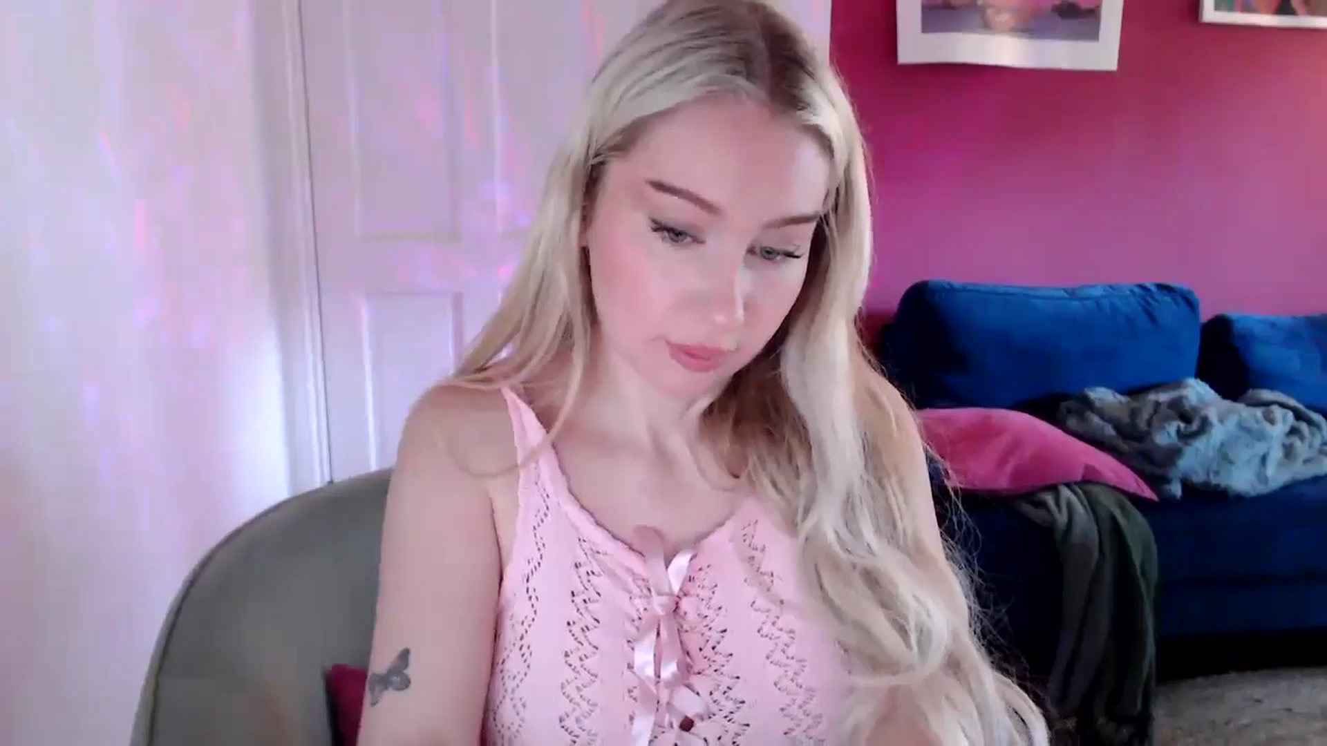 Gallery image thumbnail from PetiteAvax's myfreecams stream on, 09/08/2024, 09:52 image 15 of 20