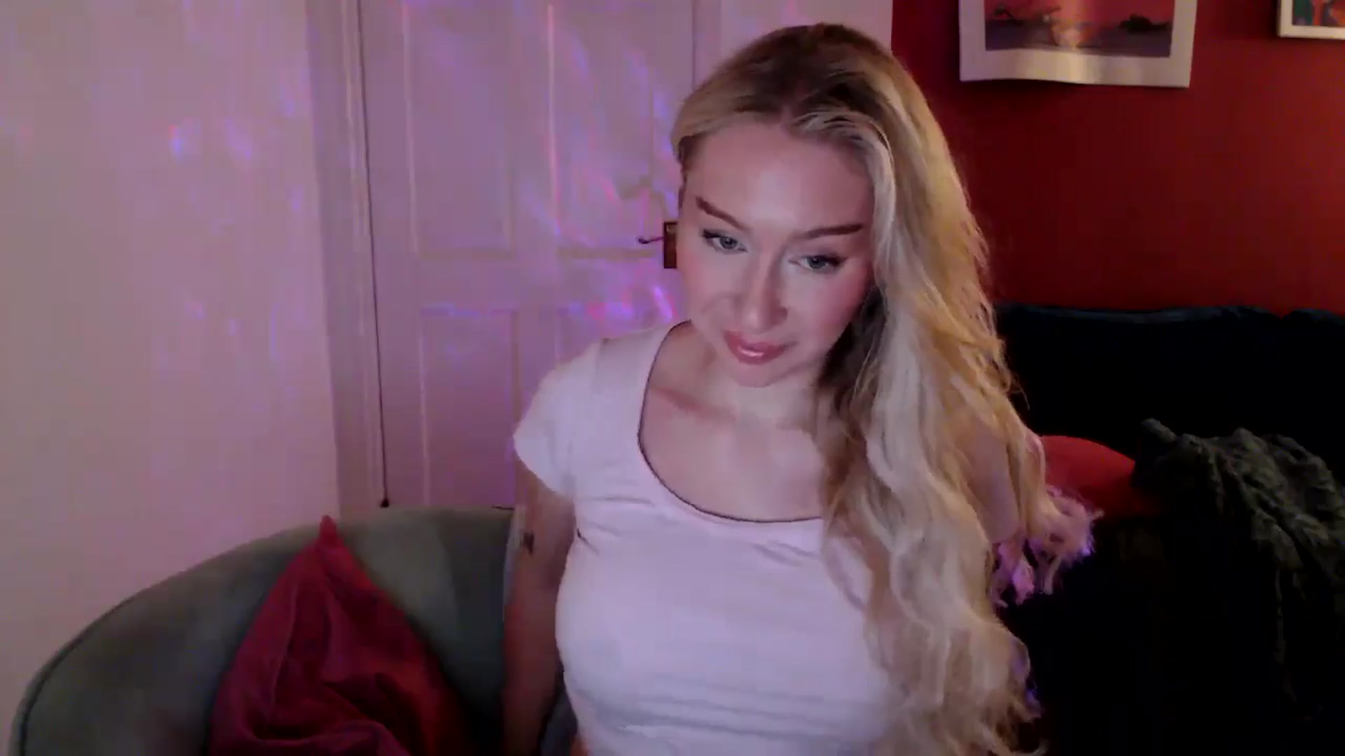 Gallery image thumbnail from PetiteAvax's myfreecams stream on, 09/08/2024, 18:57 image 6 of 20