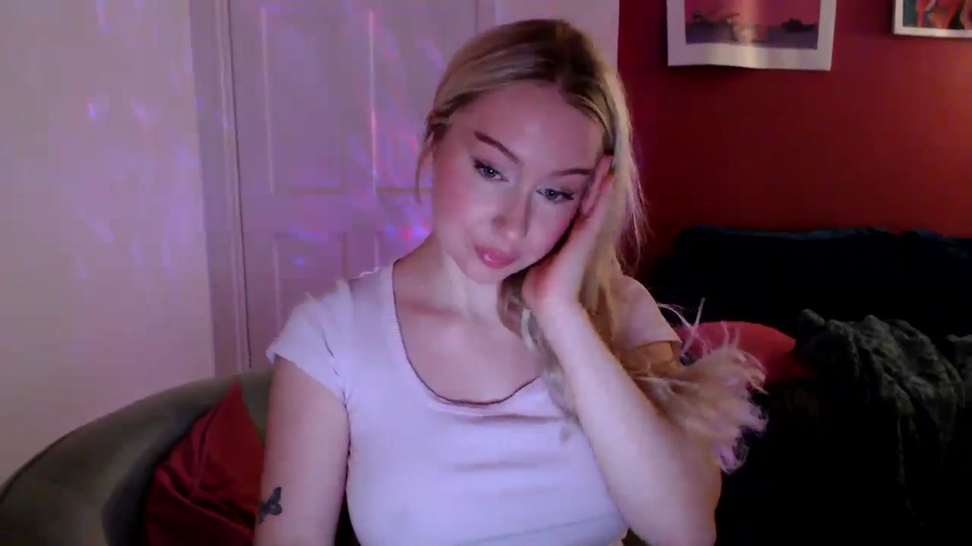 Gallery image thumbnail from PetiteAvax's myfreecams stream on, 09/08/2024, 18:57 image 18 of 20