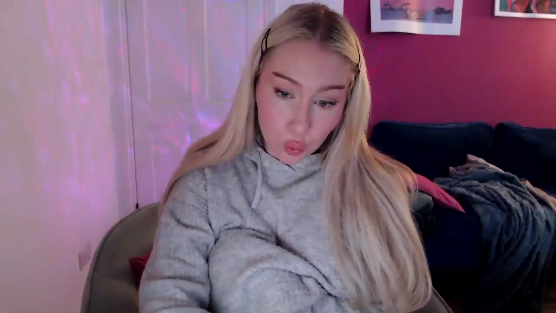 Gallery image thumbnail from PetiteAvax's myfreecams stream on, 09/10/2024, 18:46 image 14 of 20