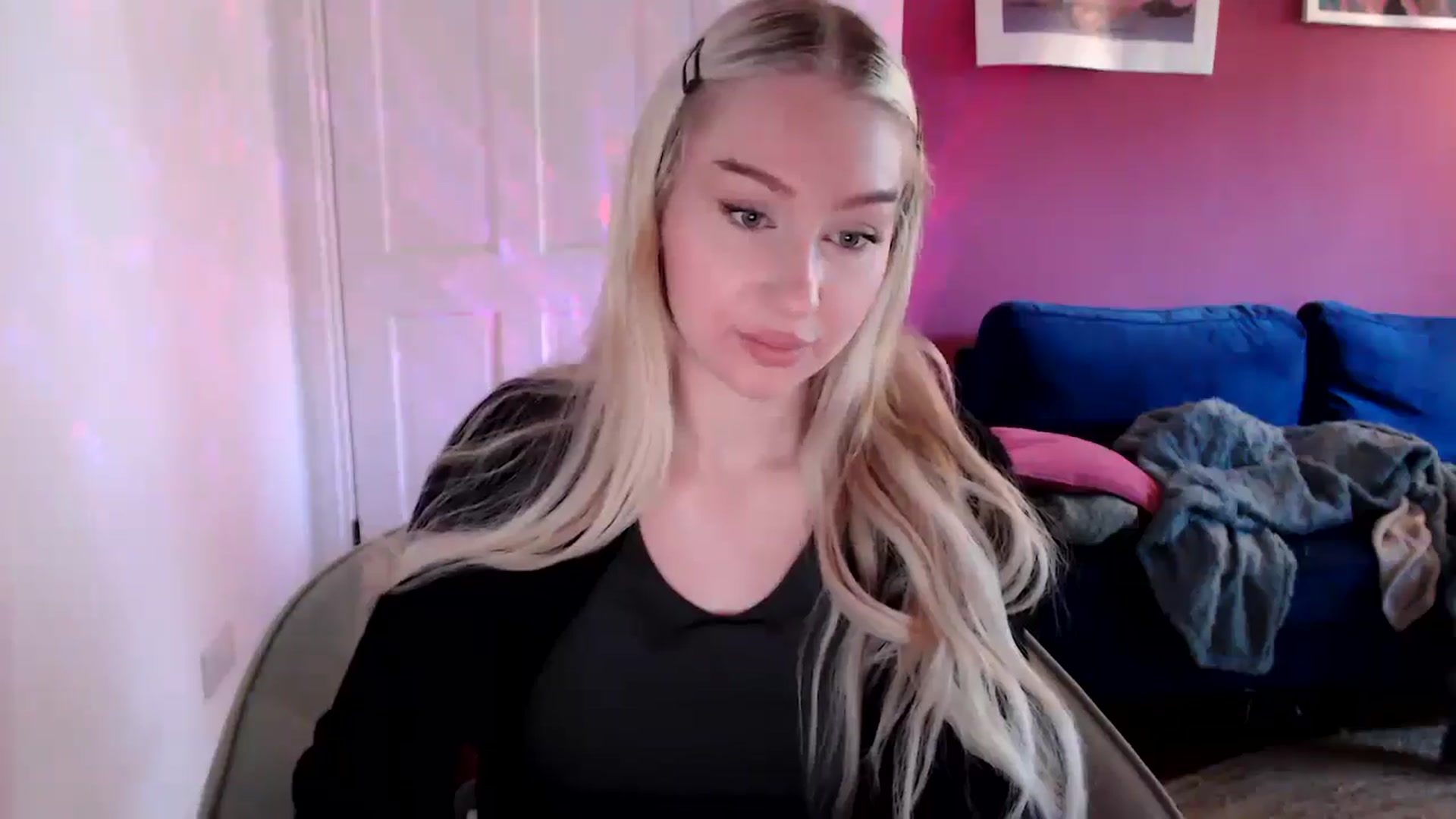 Gallery image thumbnail from PetiteAvax's myfreecams stream on, 09/11/2024, 09:25 image 4 of 20