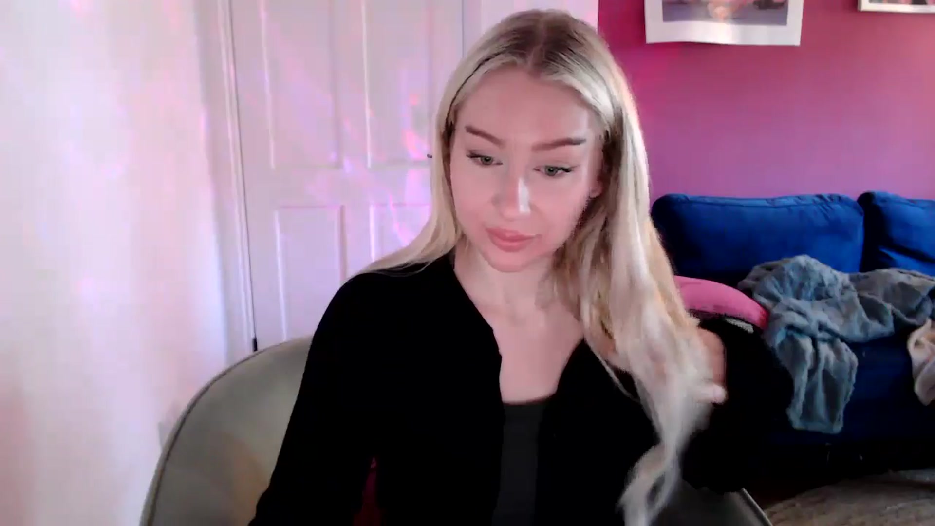 Gallery image thumbnail from PetiteAvax's myfreecams stream on, 09/11/2024, 09:25 image 15 of 20