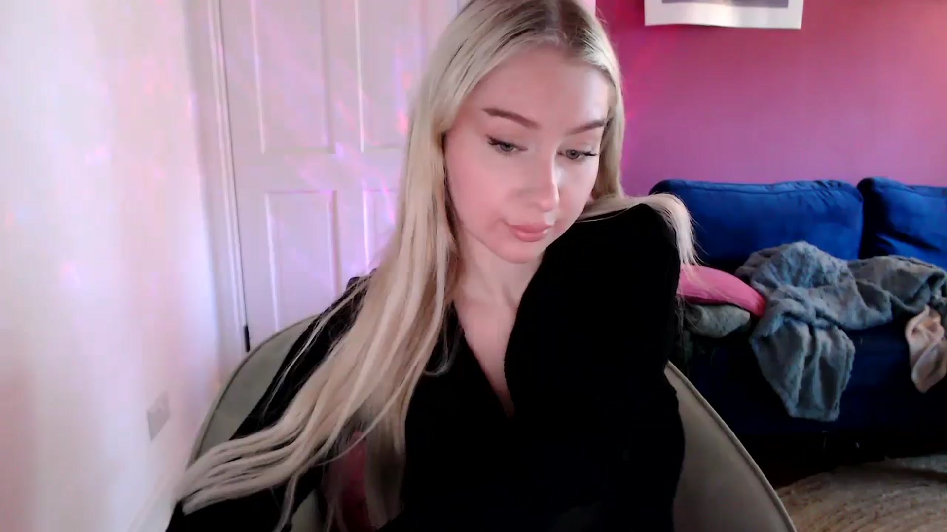 Gallery image thumbnail from PetiteAvax's myfreecams stream on, 09/11/2024, 09:25 image 19 of 20