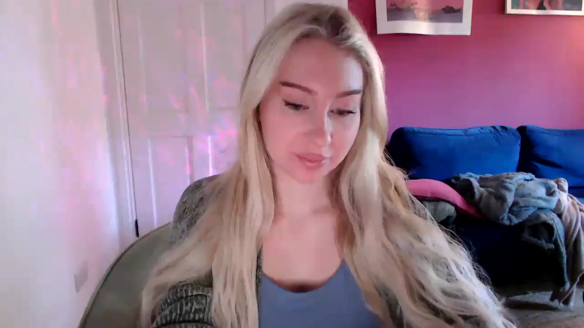 Gallery image thumbnail from PetiteAvax's myfreecams stream on, 09/12/2024, 08:43 image 3 of 20
