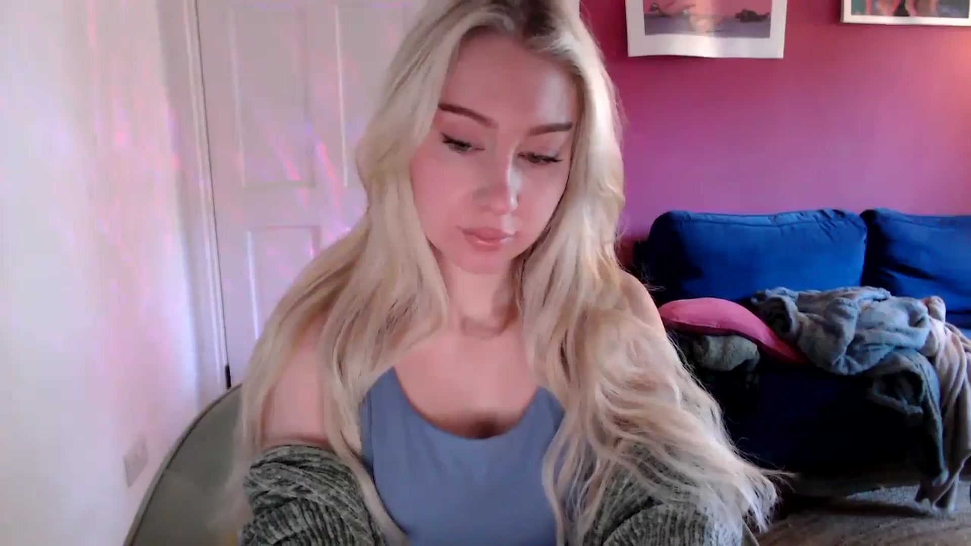 Gallery image thumbnail from PetiteAvax's myfreecams stream on, 09/12/2024, 08:43 image 6 of 20