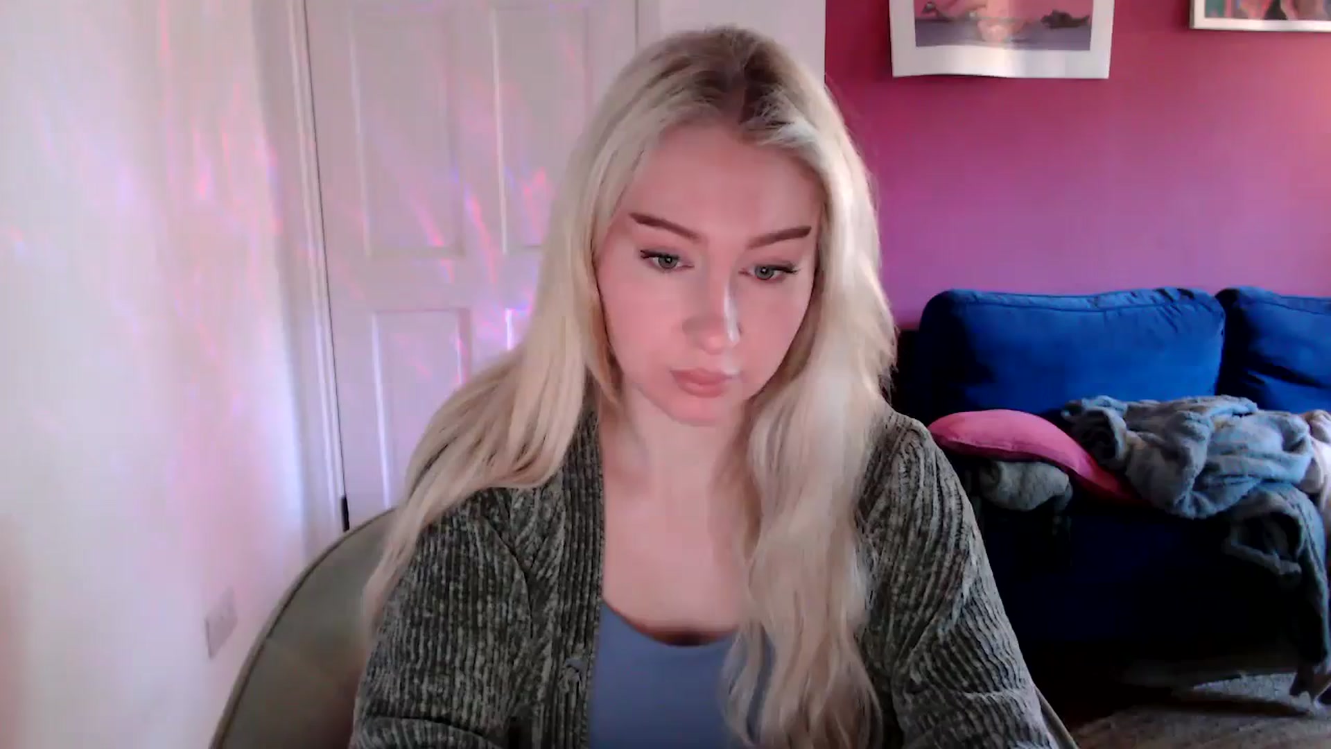 Gallery image thumbnail from PetiteAvax's myfreecams stream on, 09/12/2024, 08:43 image 1 of 20