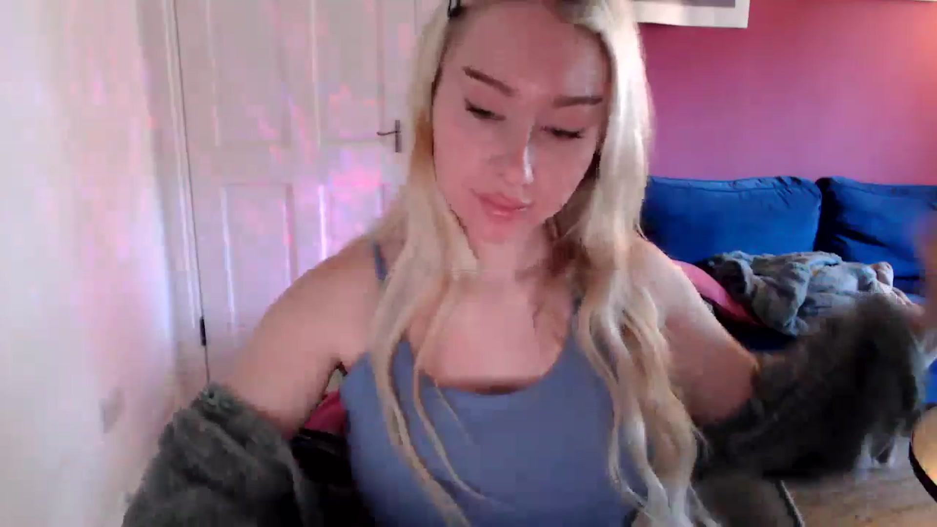 Gallery image thumbnail from PetiteAvax's myfreecams stream on, 09/12/2024, 08:43 image 16 of 20