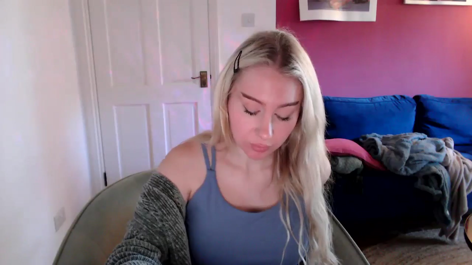 Gallery image thumbnail from PetiteAvax's myfreecams stream on, 09/12/2024, 09:27 image 18 of 20