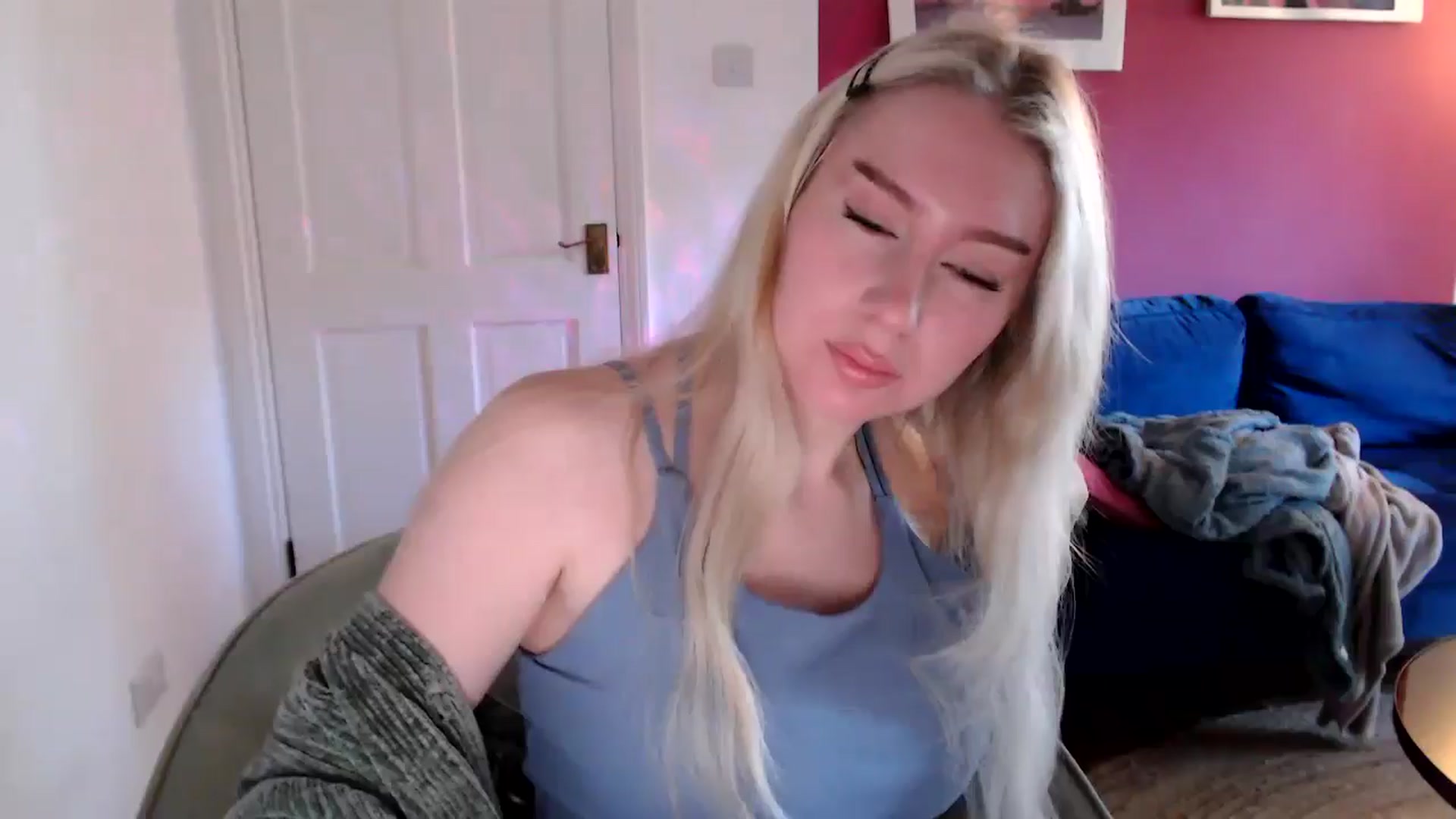 Gallery image thumbnail from PetiteAvax's myfreecams stream on, 09/12/2024, 09:27 image 3 of 20