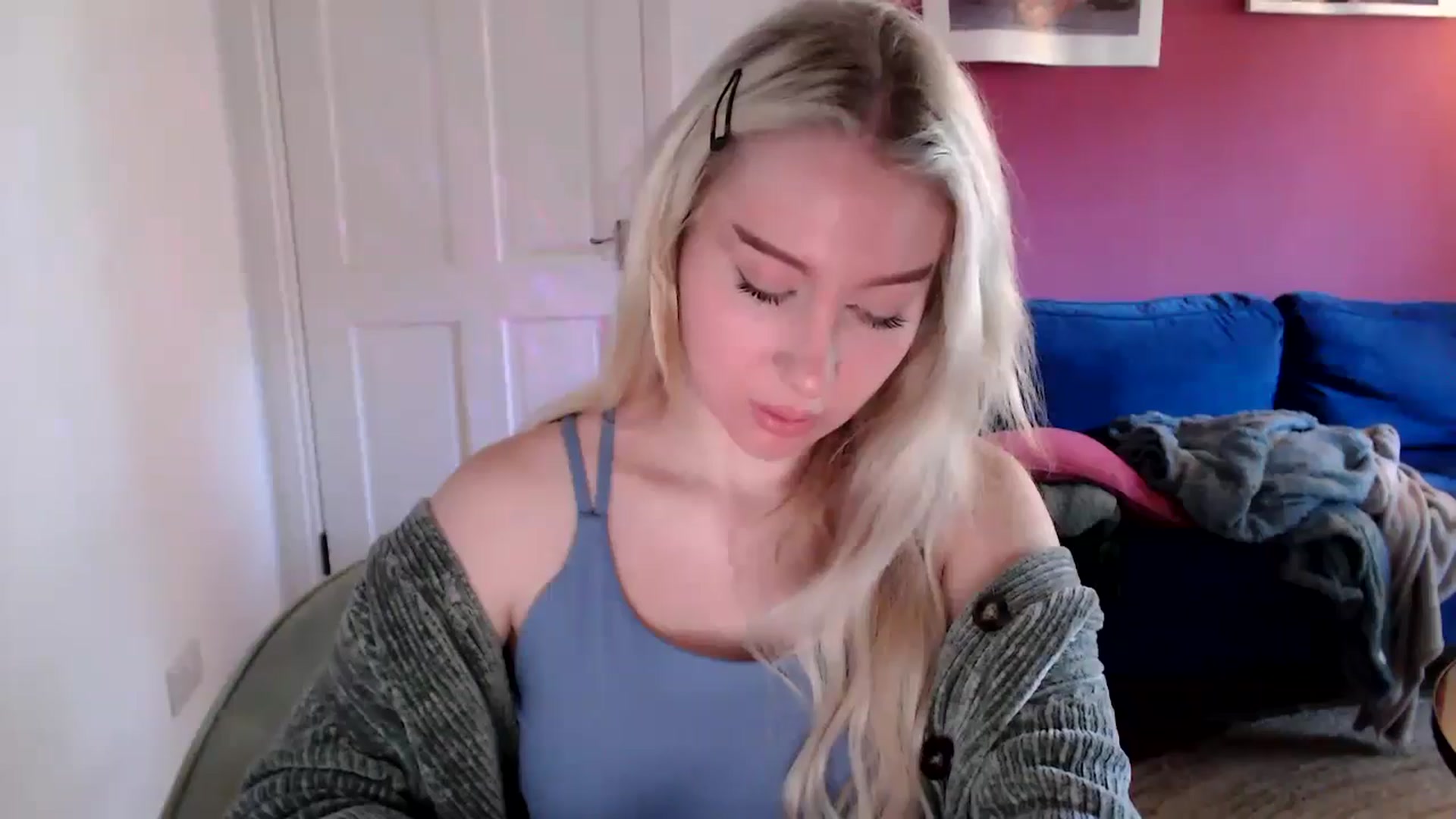 Gallery image thumbnail from PetiteAvax's myfreecams stream on, 09/12/2024, 09:27 image 16 of 20