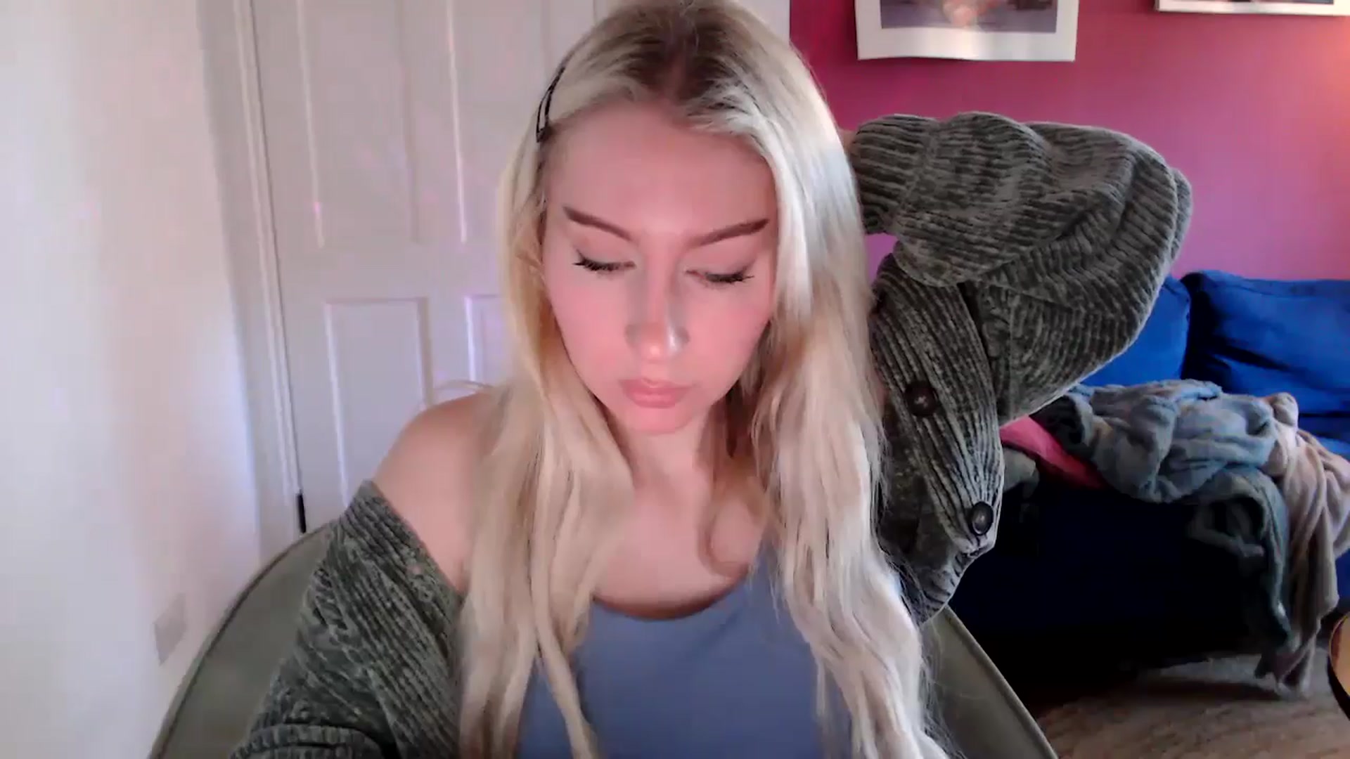 Gallery image thumbnail from PetiteAvax's myfreecams stream on, 09/12/2024, 09:27 image 19 of 20