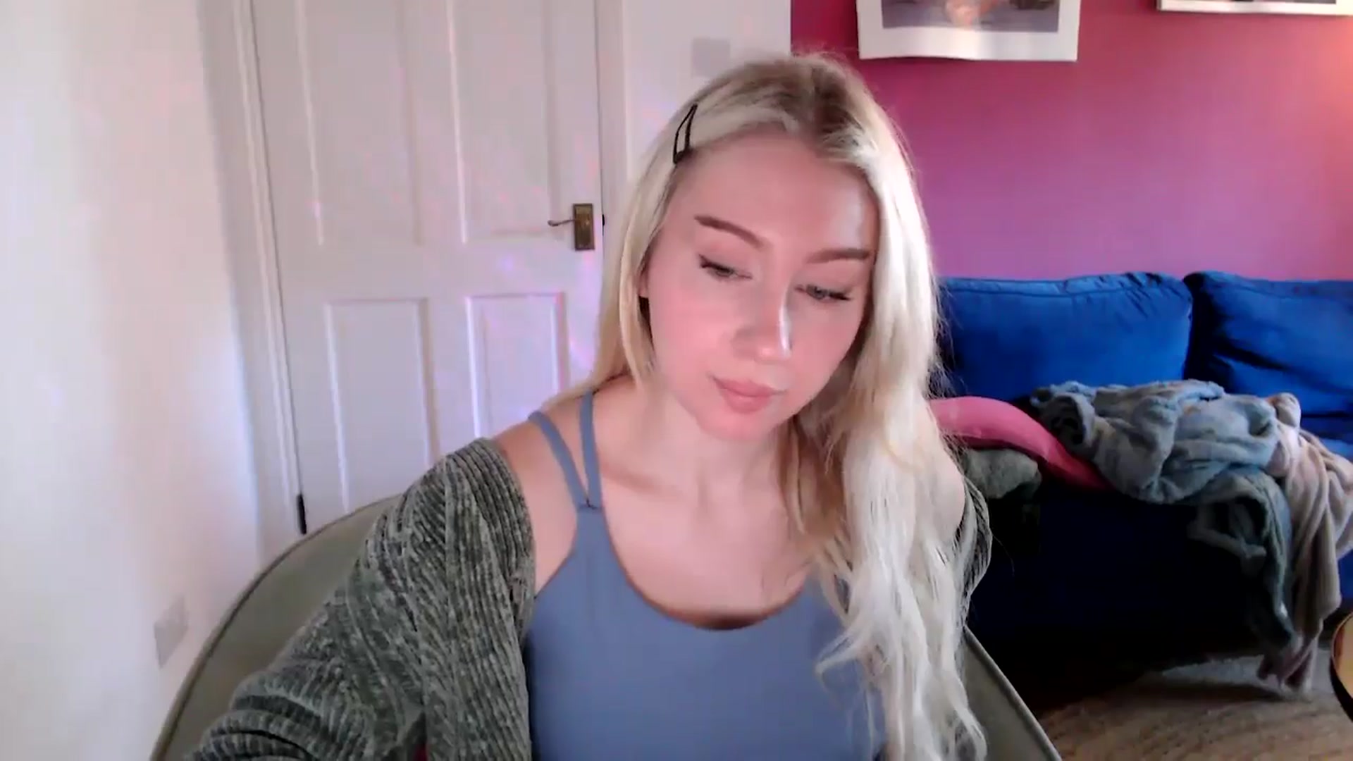 Gallery image thumbnail from PetiteAvax's myfreecams stream on, 09/12/2024, 09:27 image 13 of 20