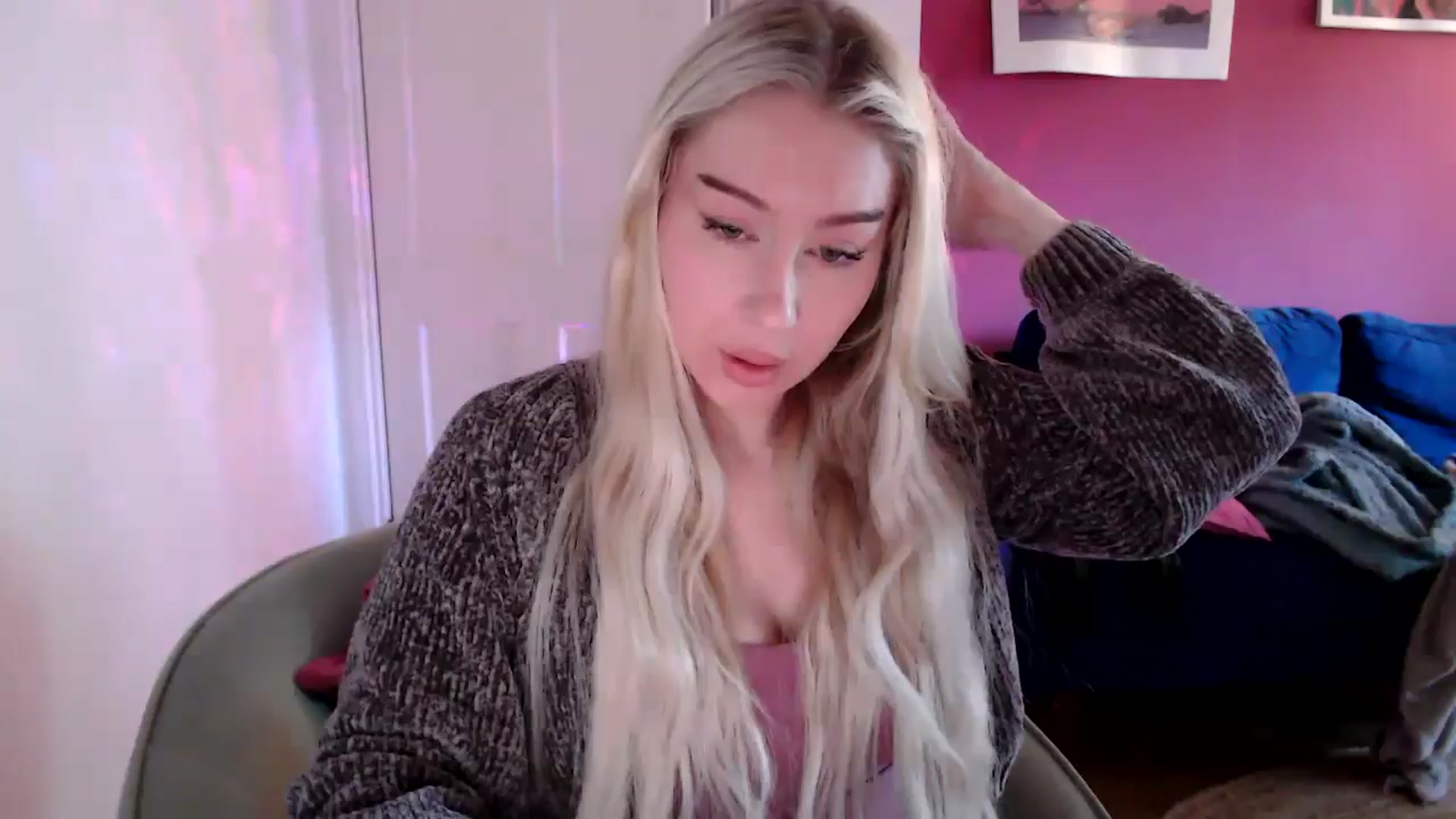 Gallery image thumbnail from PetiteAvax's myfreecams stream on, 09/13/2024, 09:06 image 3 of 20