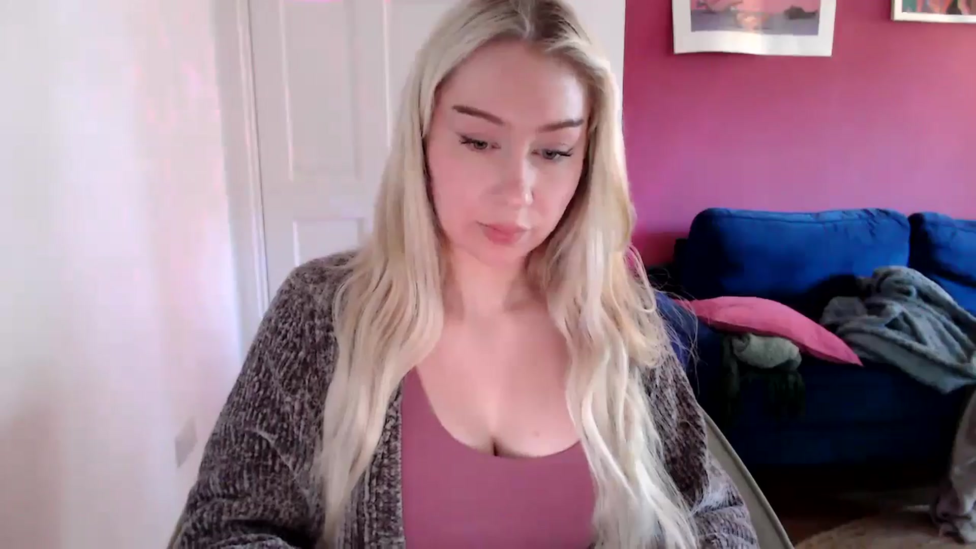 Gallery image thumbnail from PetiteAvax's myfreecams stream on, 09/13/2024, 09:53 image 3 of 20