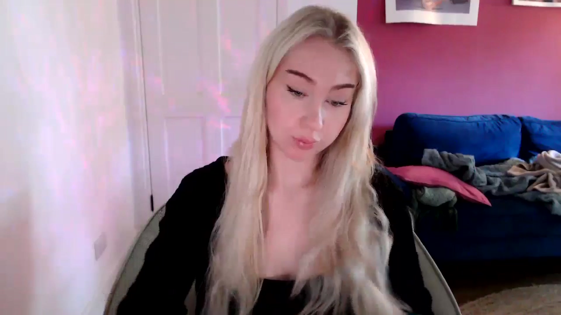 Gallery image thumbnail from PetiteAvax's myfreecams stream on, 09/14/2024, 09:37 image 17 of 20