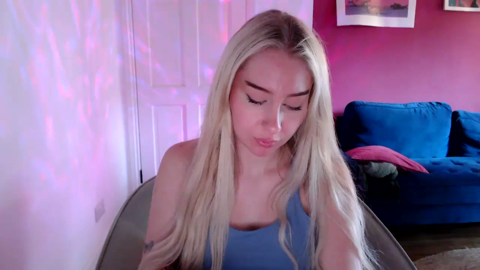 Gallery image thumbnail from PetiteAvax's myfreecams stream on, 09/14/2024, 17:05 image 16 of 20