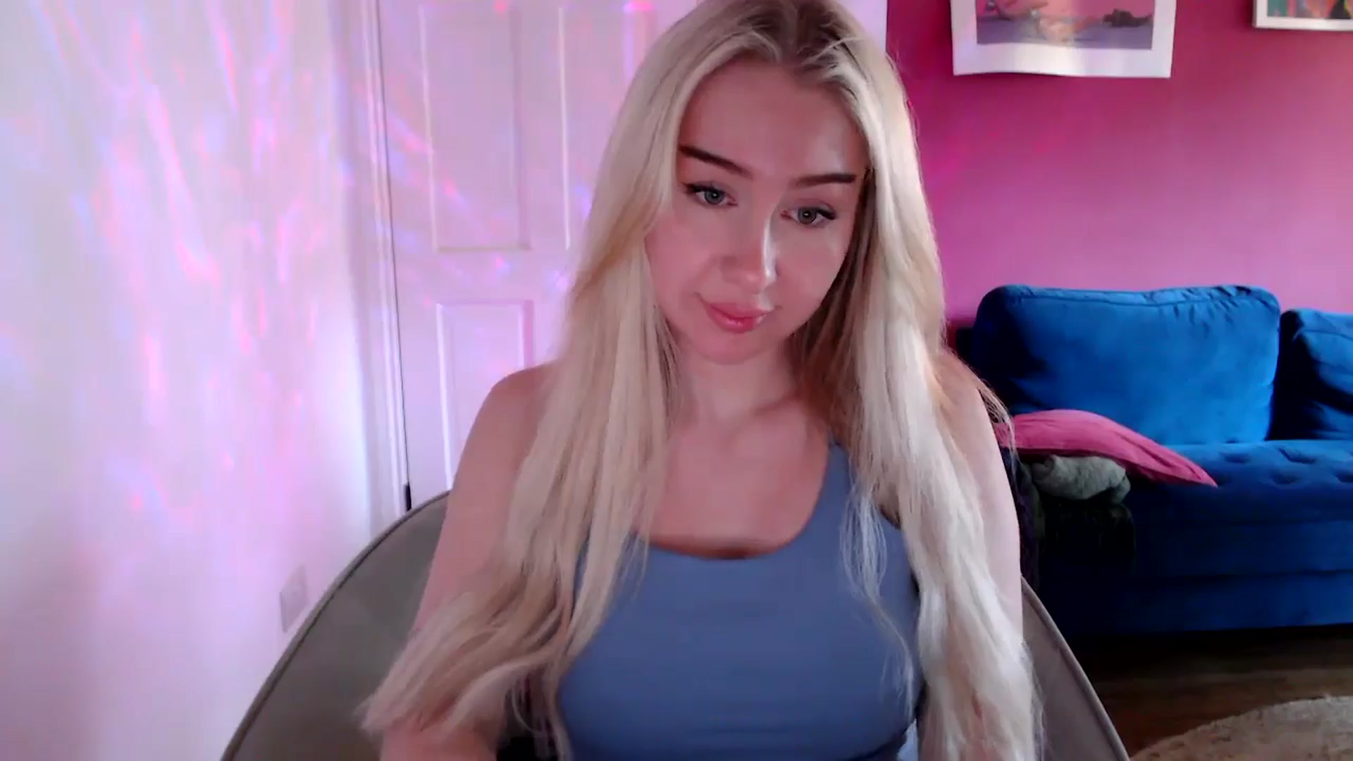 Gallery image thumbnail from PetiteAvax's myfreecams stream on, 09/14/2024, 17:05 image 12 of 20