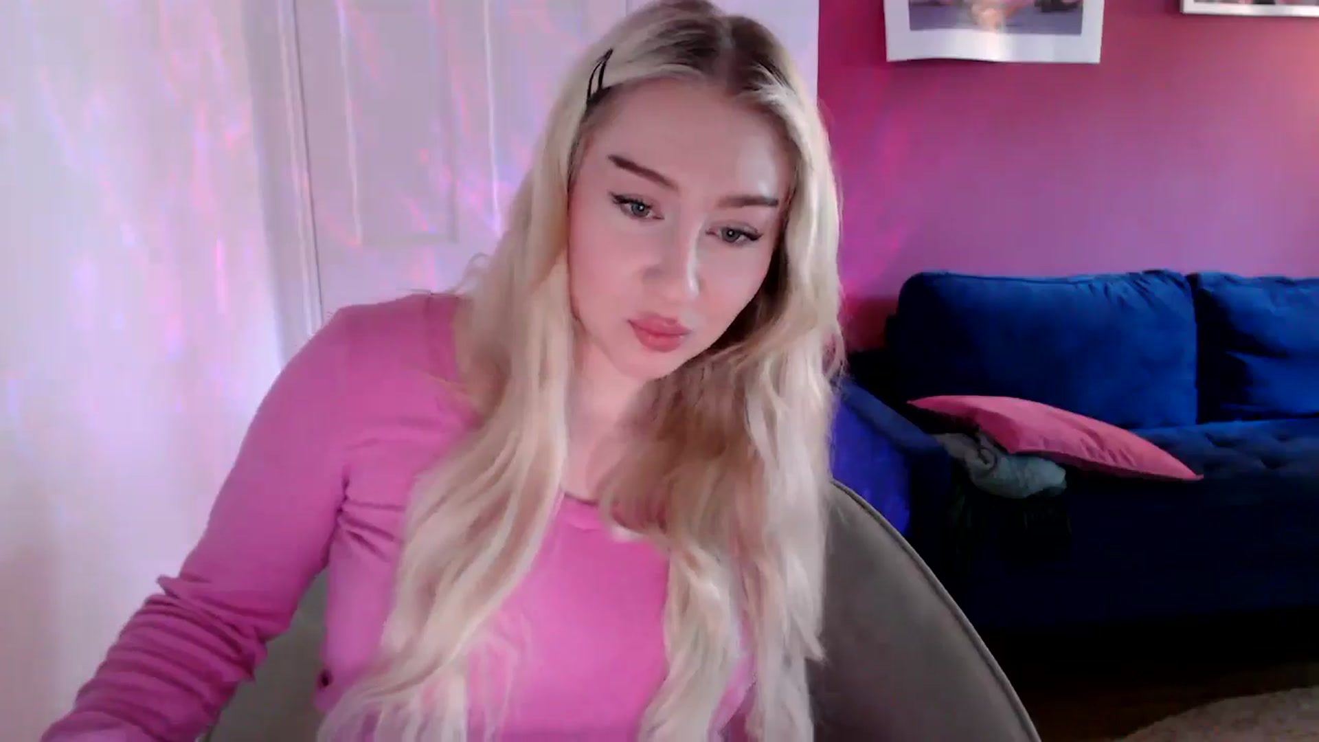 Gallery image thumbnail from PetiteAvax's myfreecams stream on, 09/17/2024, 08:23 image 3 of 20