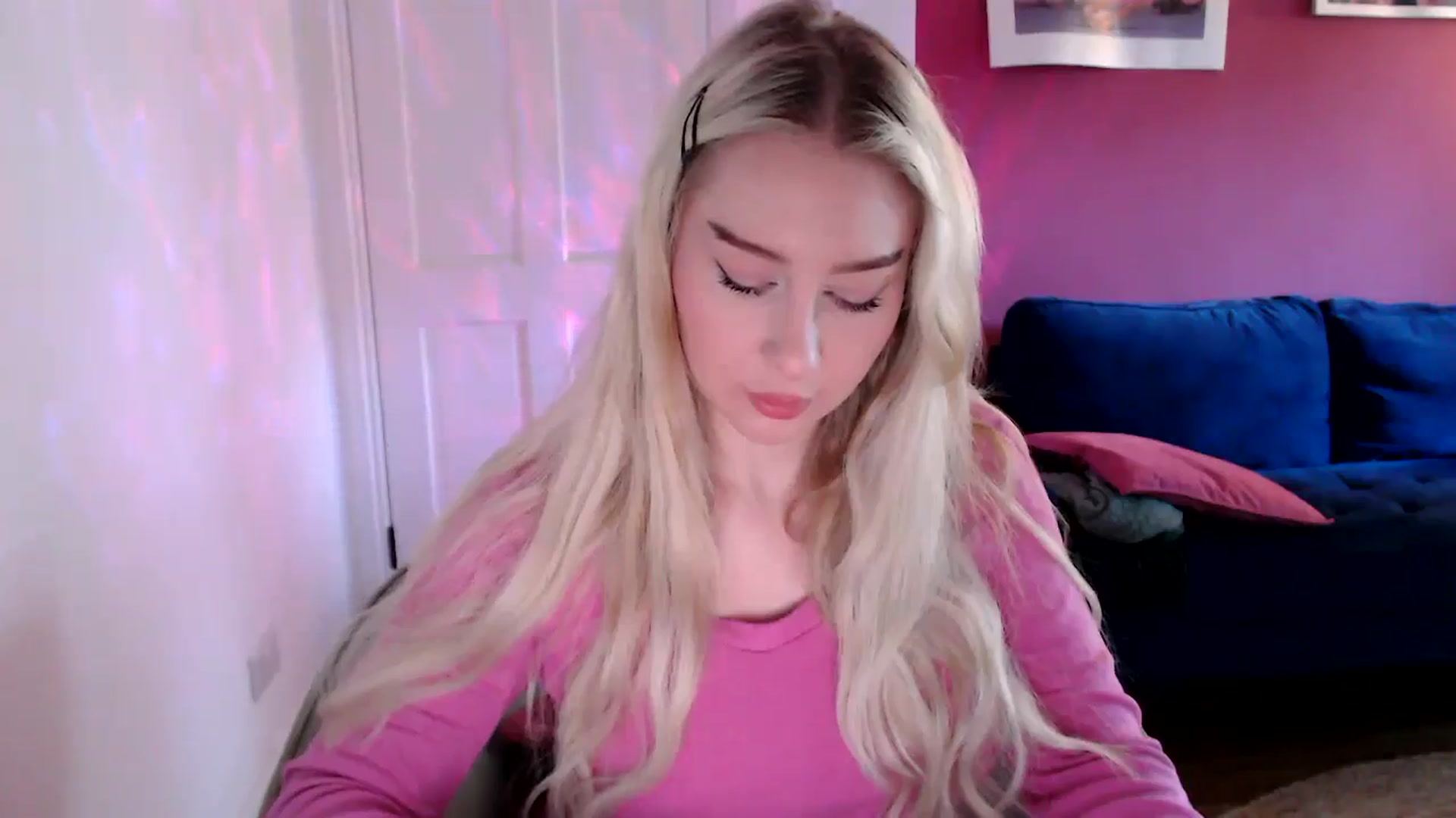 Gallery image thumbnail from PetiteAvax's myfreecams stream on, 09/17/2024, 08:23 image 14 of 20