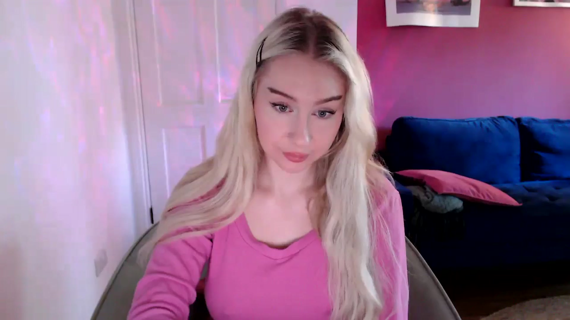 Gallery image thumbnail from PetiteAvax's myfreecams stream on, 09/17/2024, 08:23 image 8 of 20
