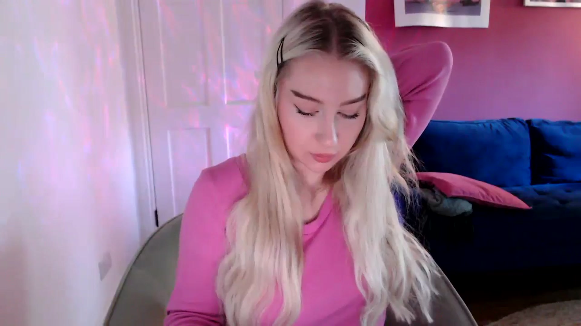 Gallery image thumbnail from PetiteAvax's myfreecams stream on, 09/17/2024, 08:23 image 13 of 20