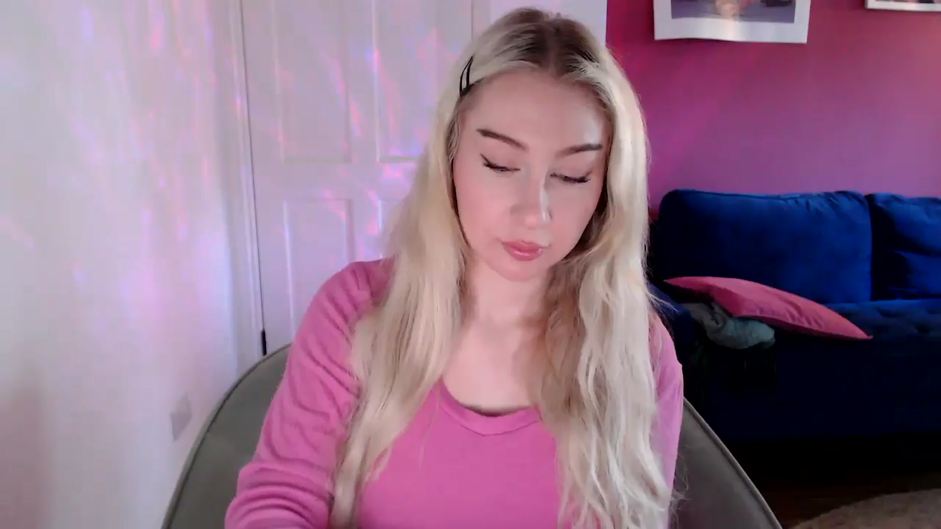 Gallery image thumbnail from PetiteAvax's myfreecams stream on, 09/17/2024, 09:15 image 8 of 20