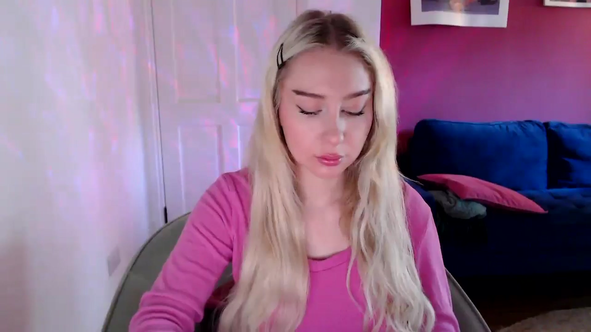 Gallery image thumbnail from PetiteAvax's myfreecams stream on, 09/17/2024, 09:15 image 7 of 20