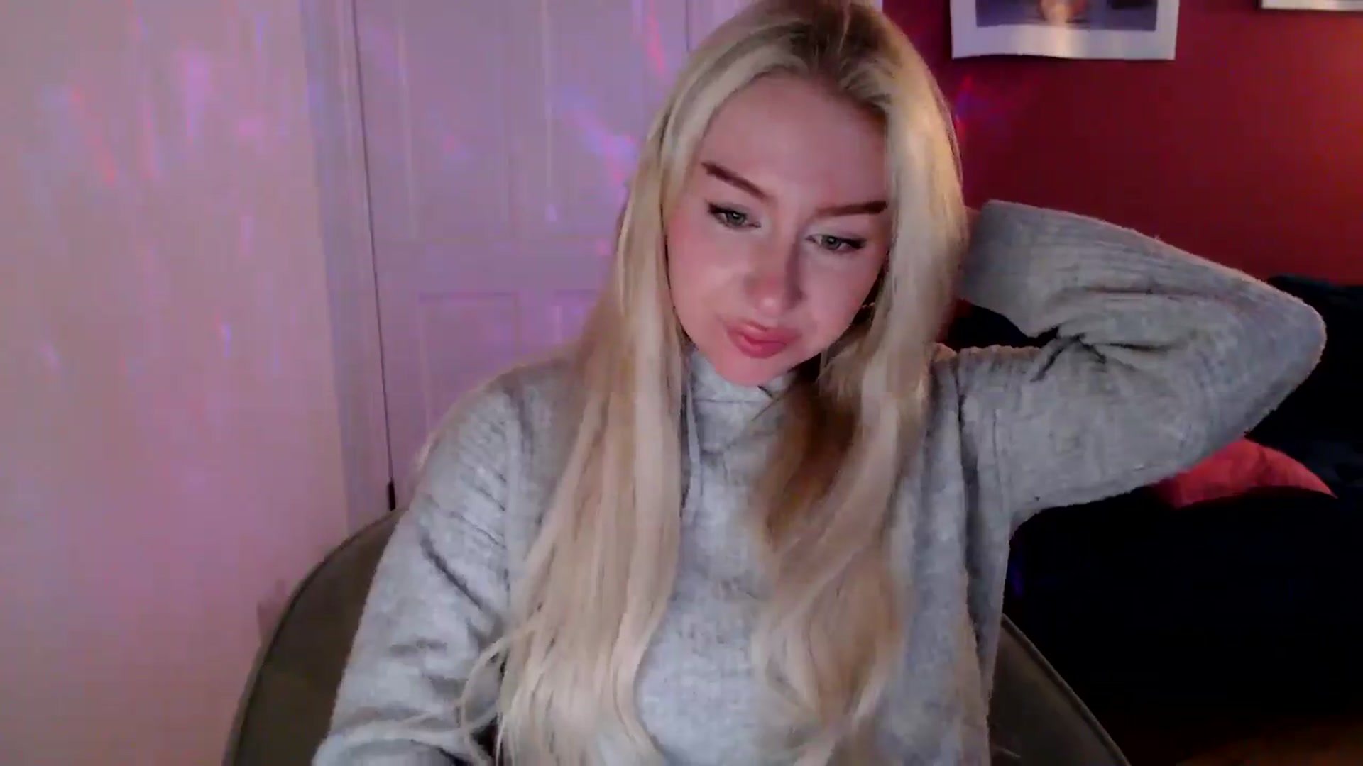 Gallery image thumbnail from PetiteAvax's myfreecams stream on, 09/17/2024, 20:20 image 18 of 20