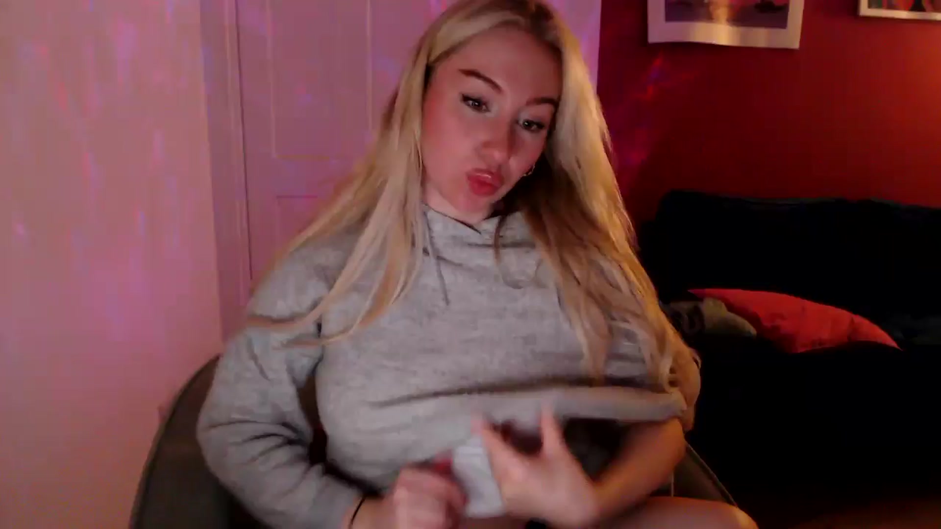 Gallery image thumbnail from PetiteAvax's myfreecams stream on, 09/17/2024, 20:20 image 1 of 20
