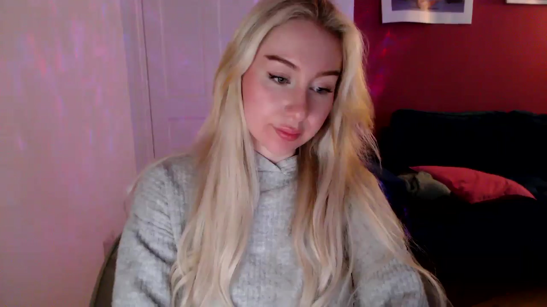 Gallery image thumbnail from PetiteAvax's myfreecams stream on, 09/17/2024, 20:20 image 19 of 20