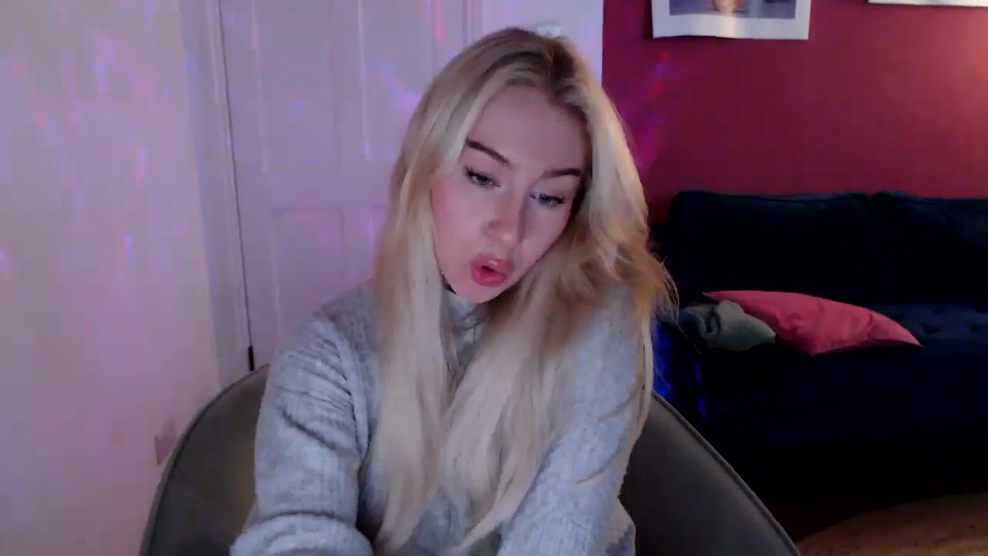 Gallery image thumbnail from PetiteAvax's myfreecams stream on, 09/17/2024, 20:20 image 6 of 20