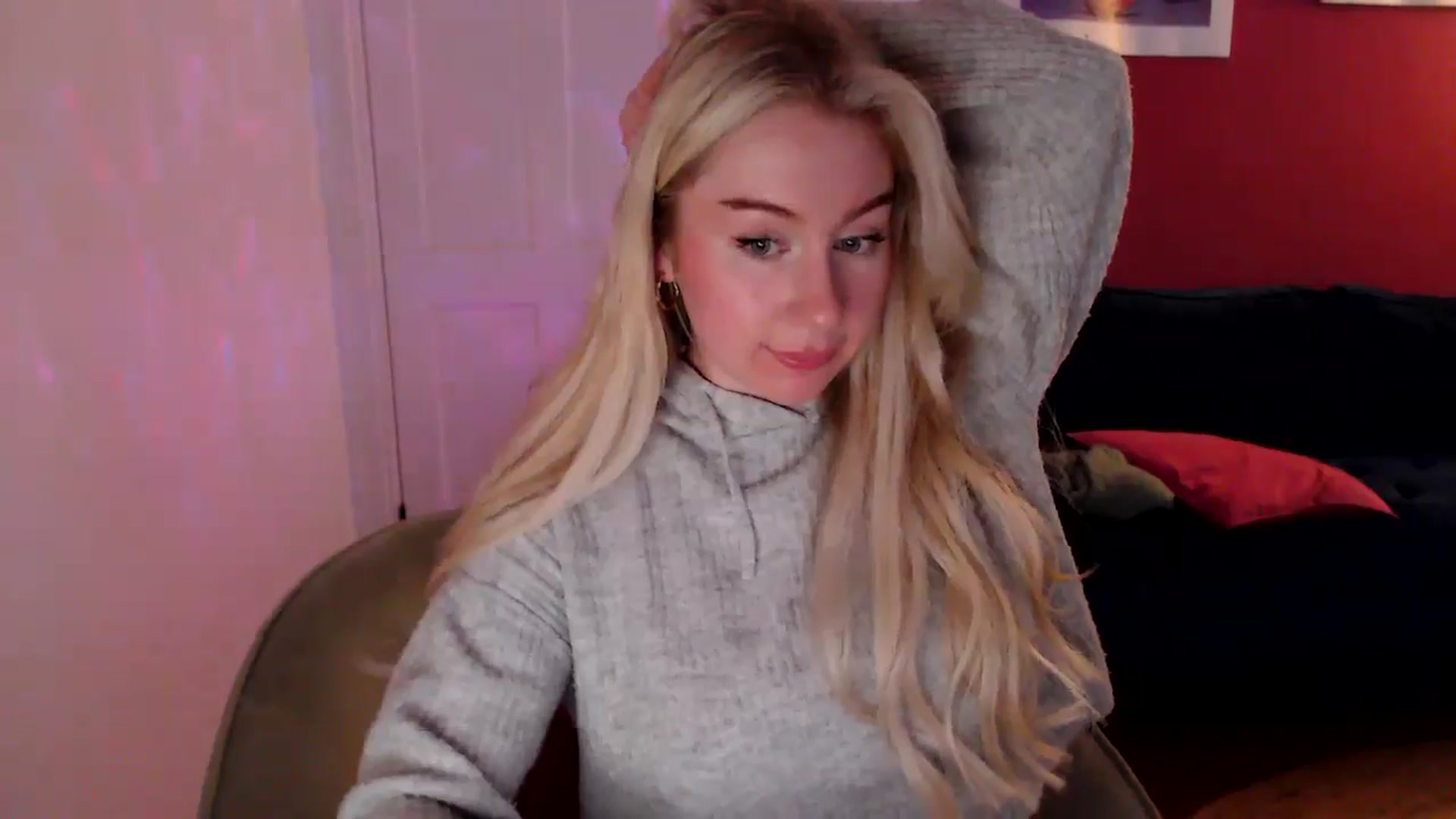 Gallery image thumbnail from PetiteAvax's myfreecams stream on, 09/17/2024, 20:20 image 13 of 20