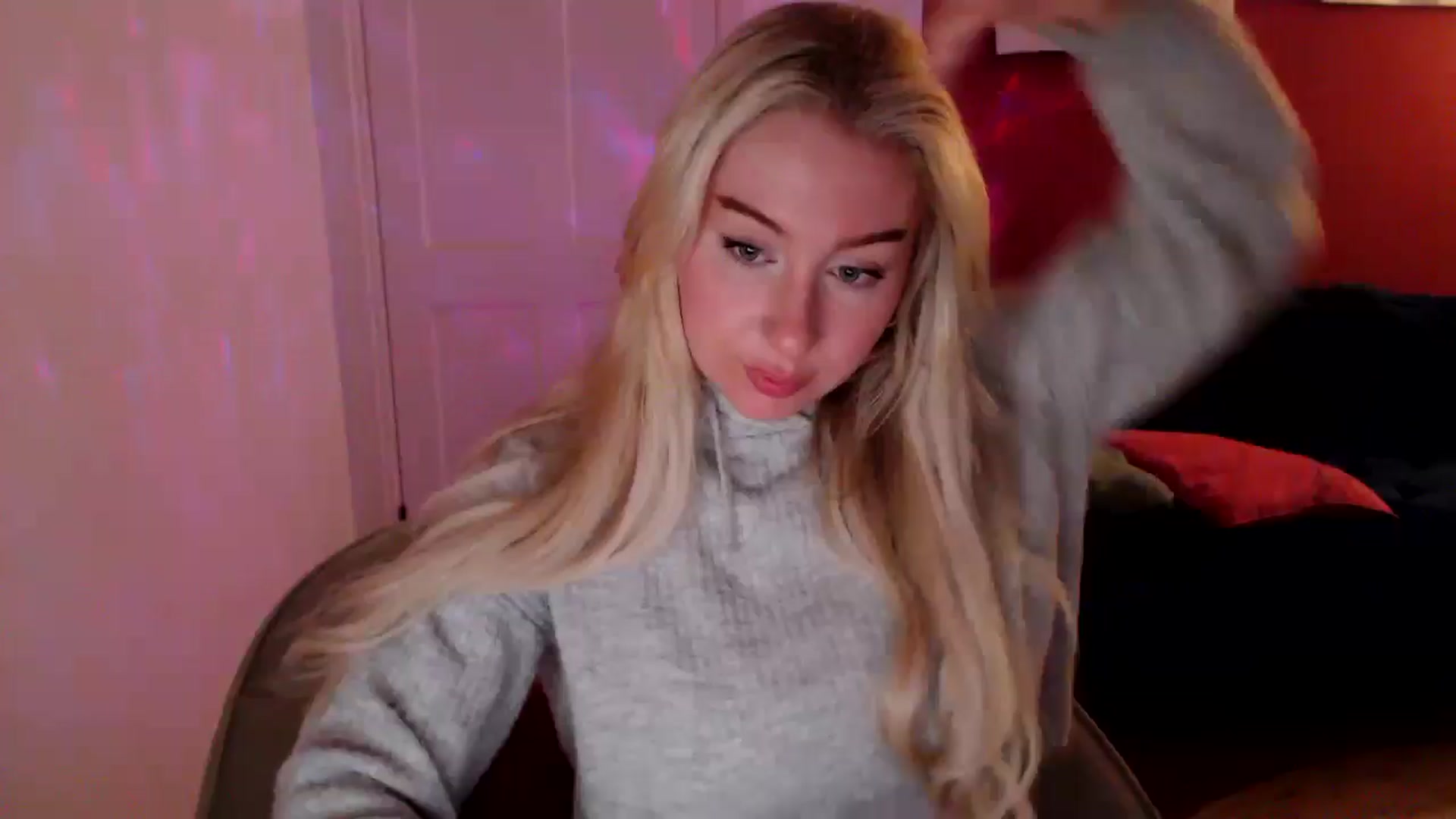 Gallery image thumbnail from PetiteAvax's myfreecams stream on, 09/17/2024, 20:20 image 12 of 20