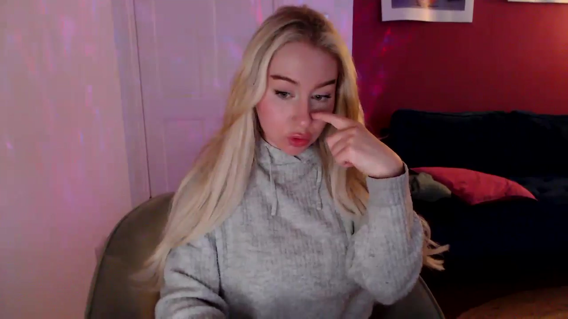 Gallery image thumbnail from PetiteAvax's myfreecams stream on, 09/17/2024, 20:20 image 14 of 20