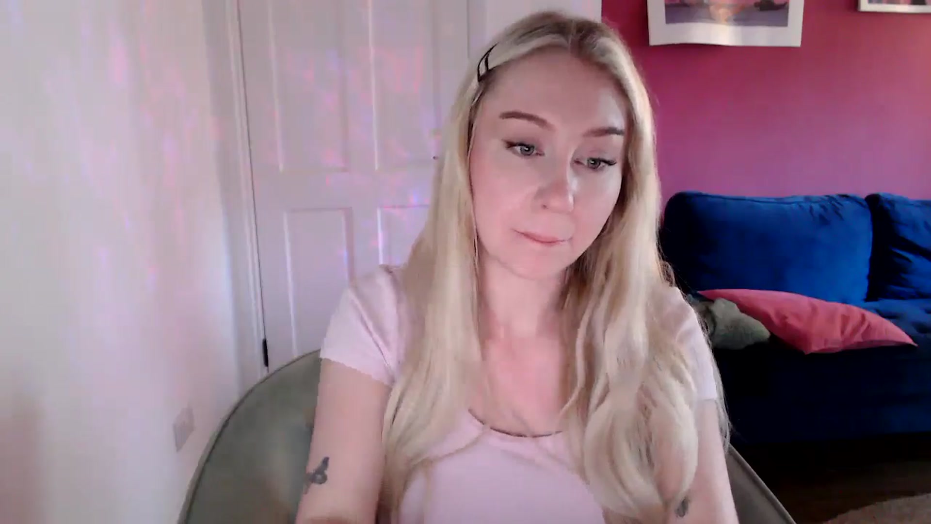 Gallery image thumbnail from PetiteAvax's myfreecams stream on, 09/18/2024, 08:32 image 6 of 20