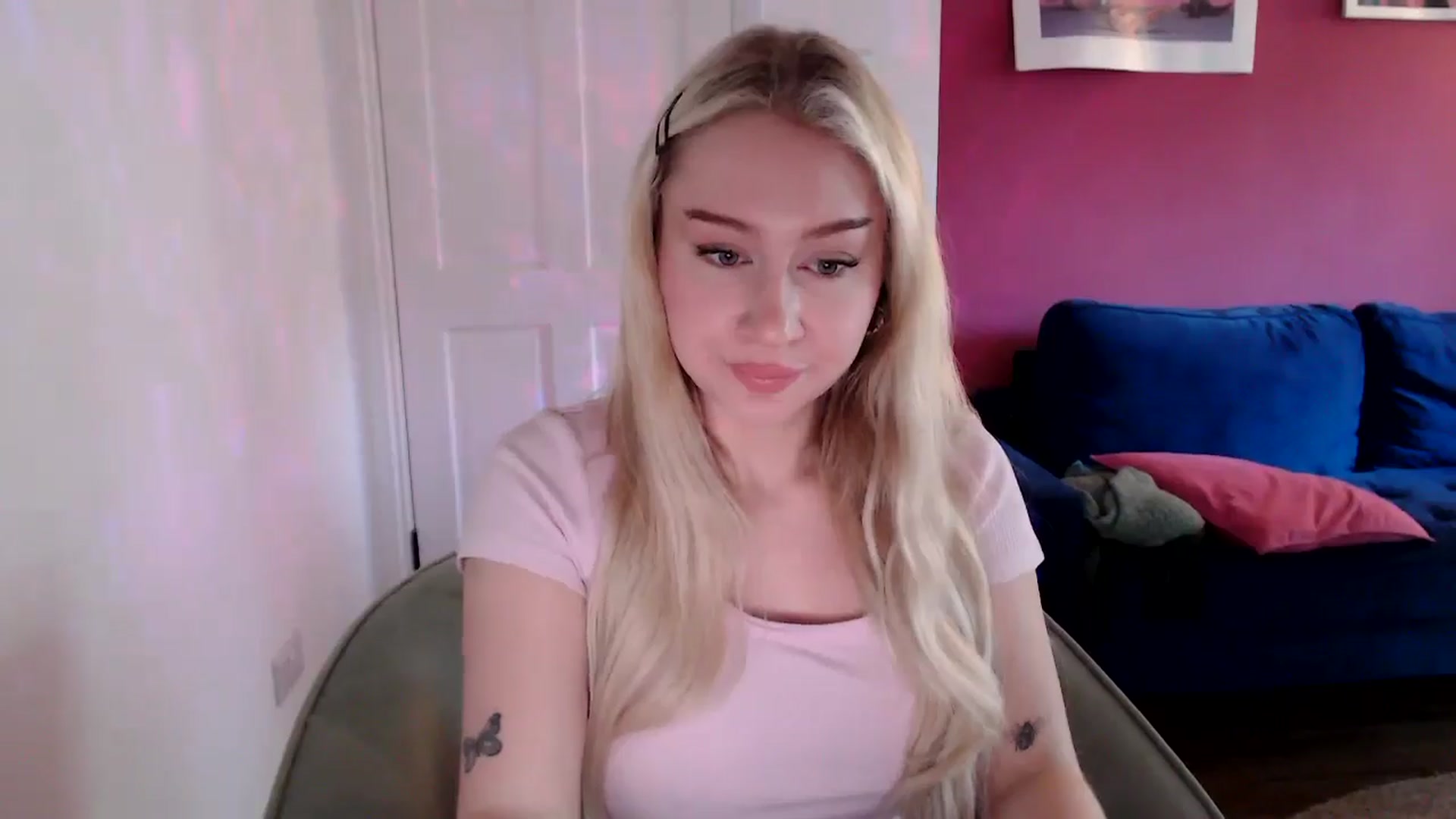 Gallery image thumbnail from PetiteAvax's myfreecams stream on, 09/18/2024, 08:32 image 3 of 20