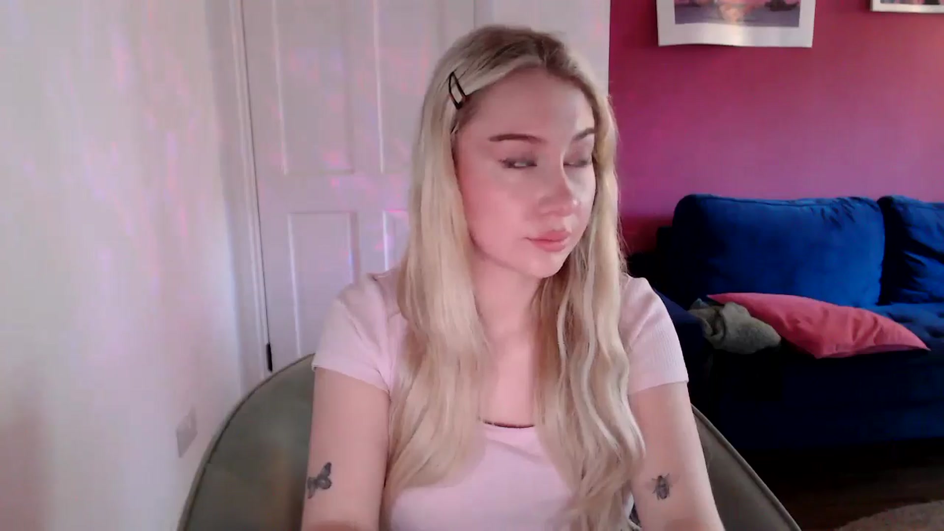Gallery image thumbnail from PetiteAvax's myfreecams stream on, 09/18/2024, 08:32 image 4 of 20