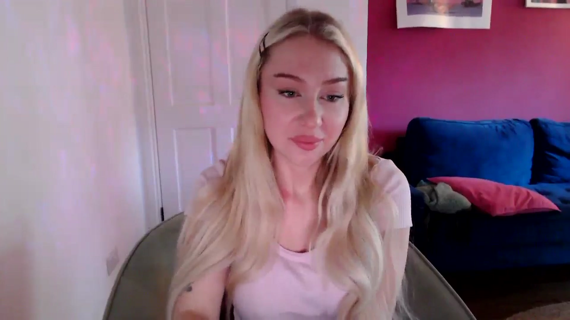 Gallery image thumbnail from PetiteAvax's myfreecams stream on, 09/18/2024, 08:32 image 2 of 20