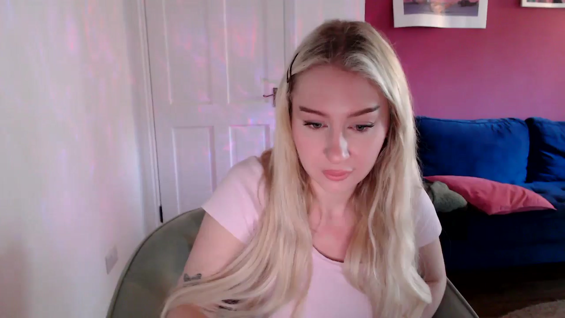Gallery image thumbnail from PetiteAvax's myfreecams stream on, 09/18/2024, 08:32 image 5 of 20