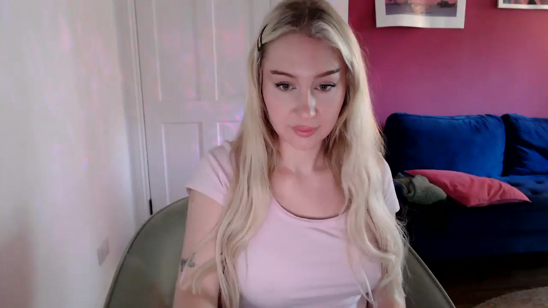 Gallery image thumbnail from PetiteAvax's myfreecams stream on, 09/18/2024, 08:32 image 20 of 20