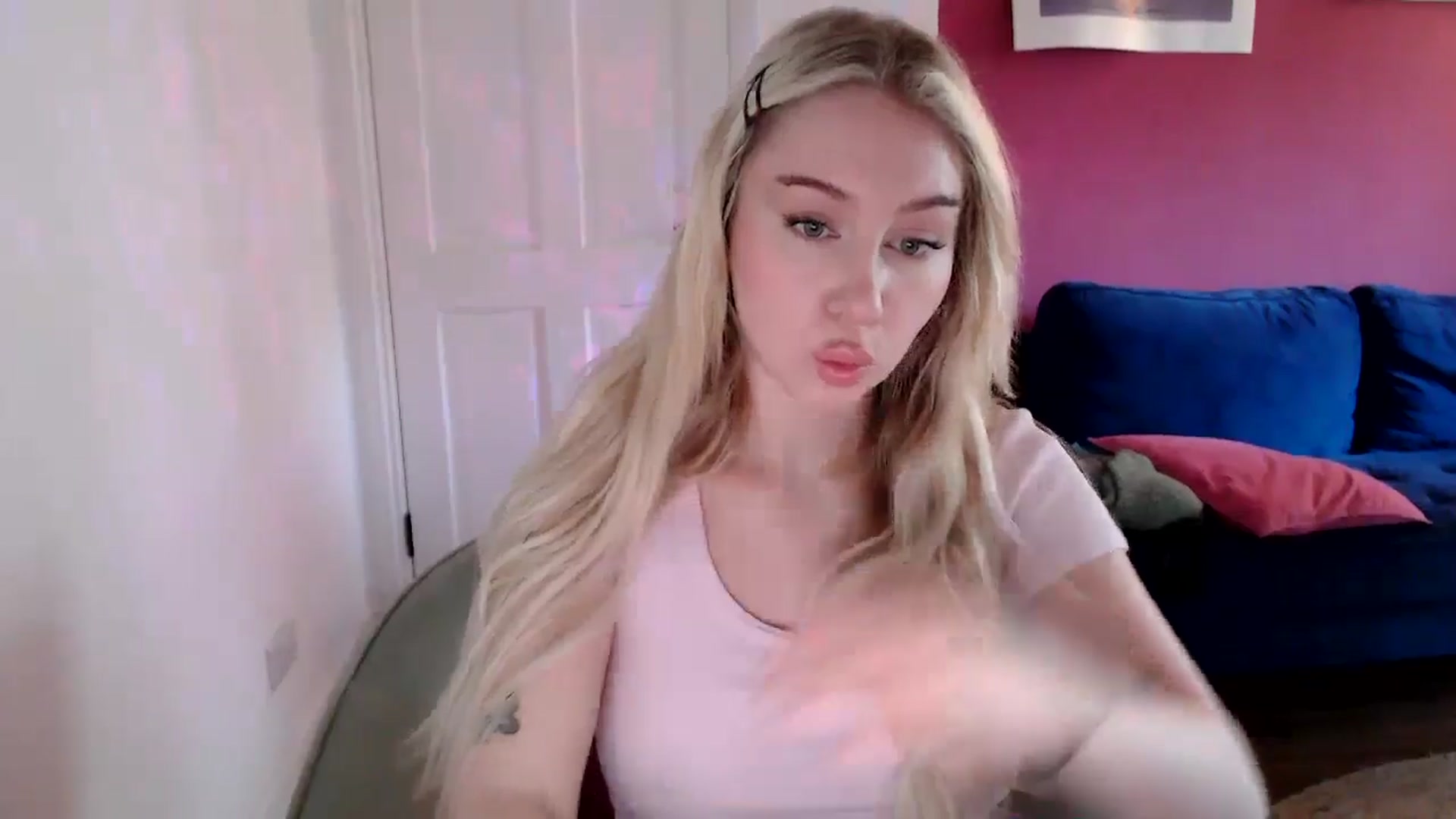 Gallery image thumbnail from PetiteAvax's myfreecams stream on, 09/18/2024, 08:32 image 15 of 20