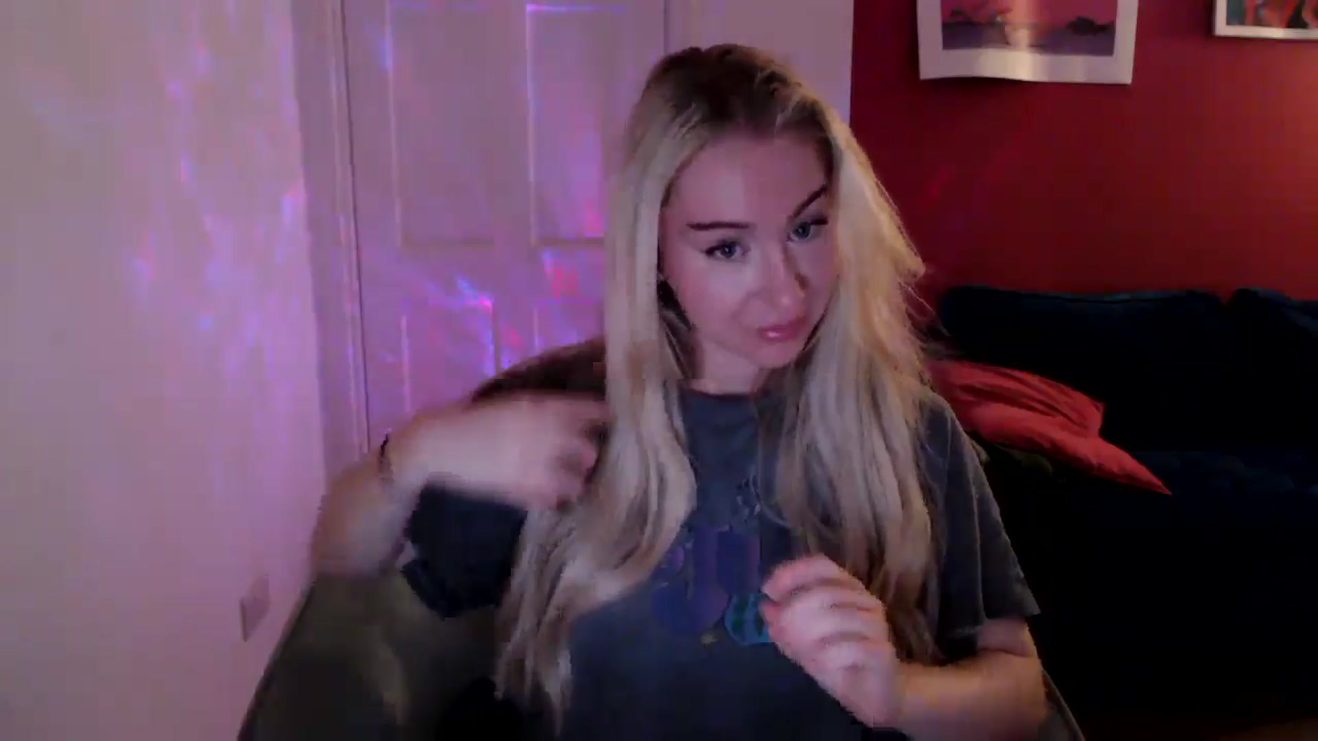 Gallery image thumbnail from PetiteAvax's myfreecams stream on, 09/18/2024, 21:00 image 2 of 20
