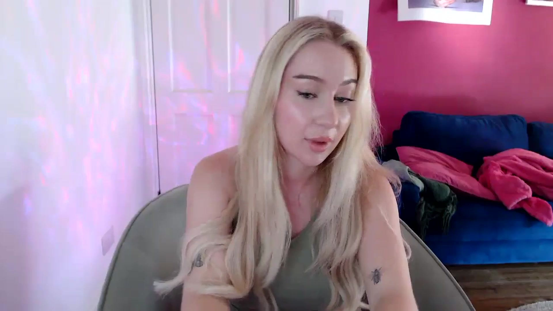 Gallery image thumbnail from PetiteAvax's myfreecams stream on, 09/19/2024, 15:13 image 19 of 20