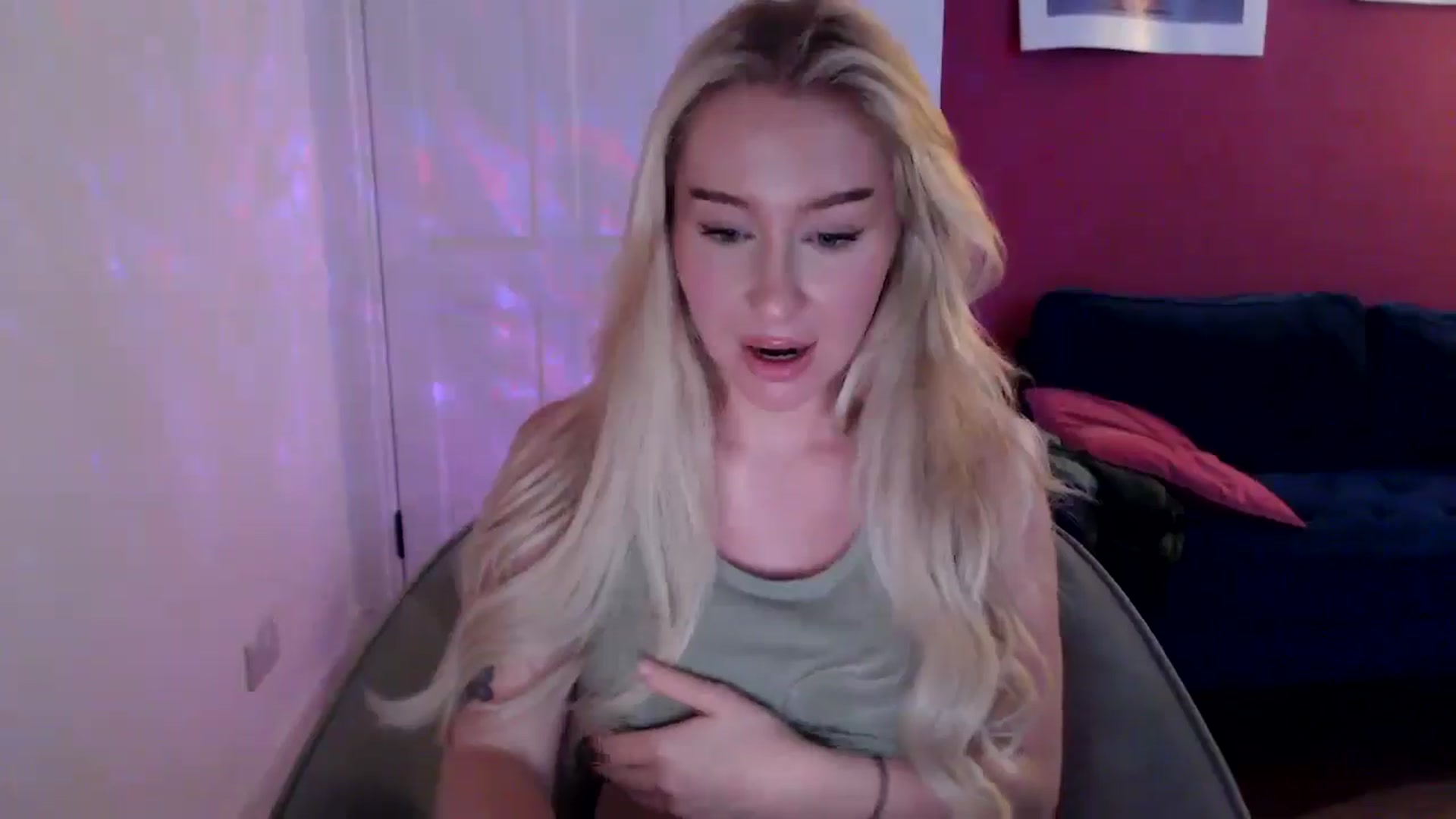 Gallery image thumbnail from PetiteAvax's myfreecams stream on, 09/19/2024, 19:34 image 5 of 20